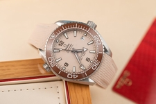 Omega Replica Watch Aqua Terra Worldtimer Gray Dial Rubber Strap VS Factory 43mm