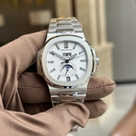 Patek Philippe Replica Watch Nautilus 5724R Gold Wrapped GR Factory 40mm