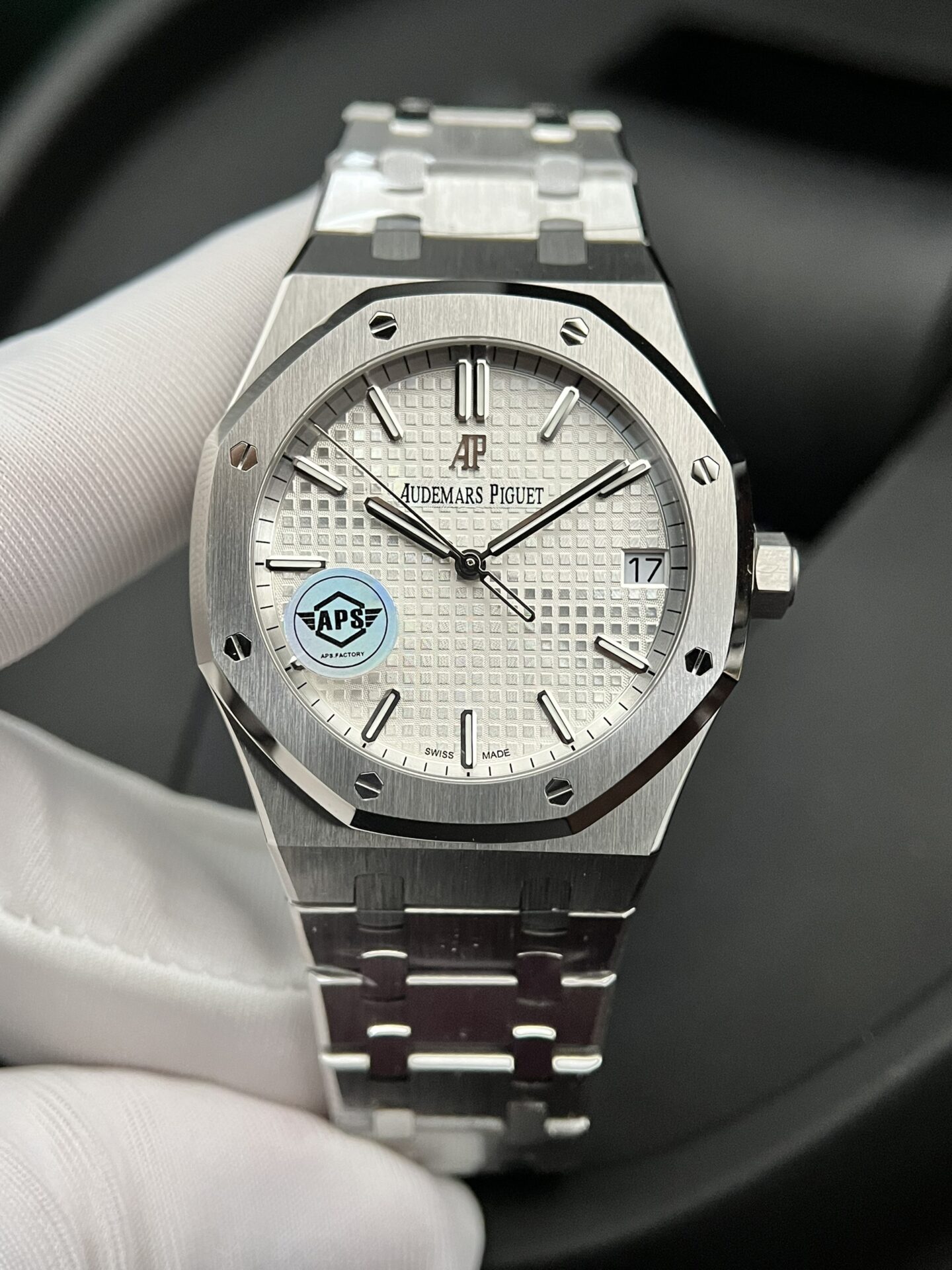 Audemars Piguet Replica Watch Royal Oak 15400ST Black Dial Rubber Strap 41mm
