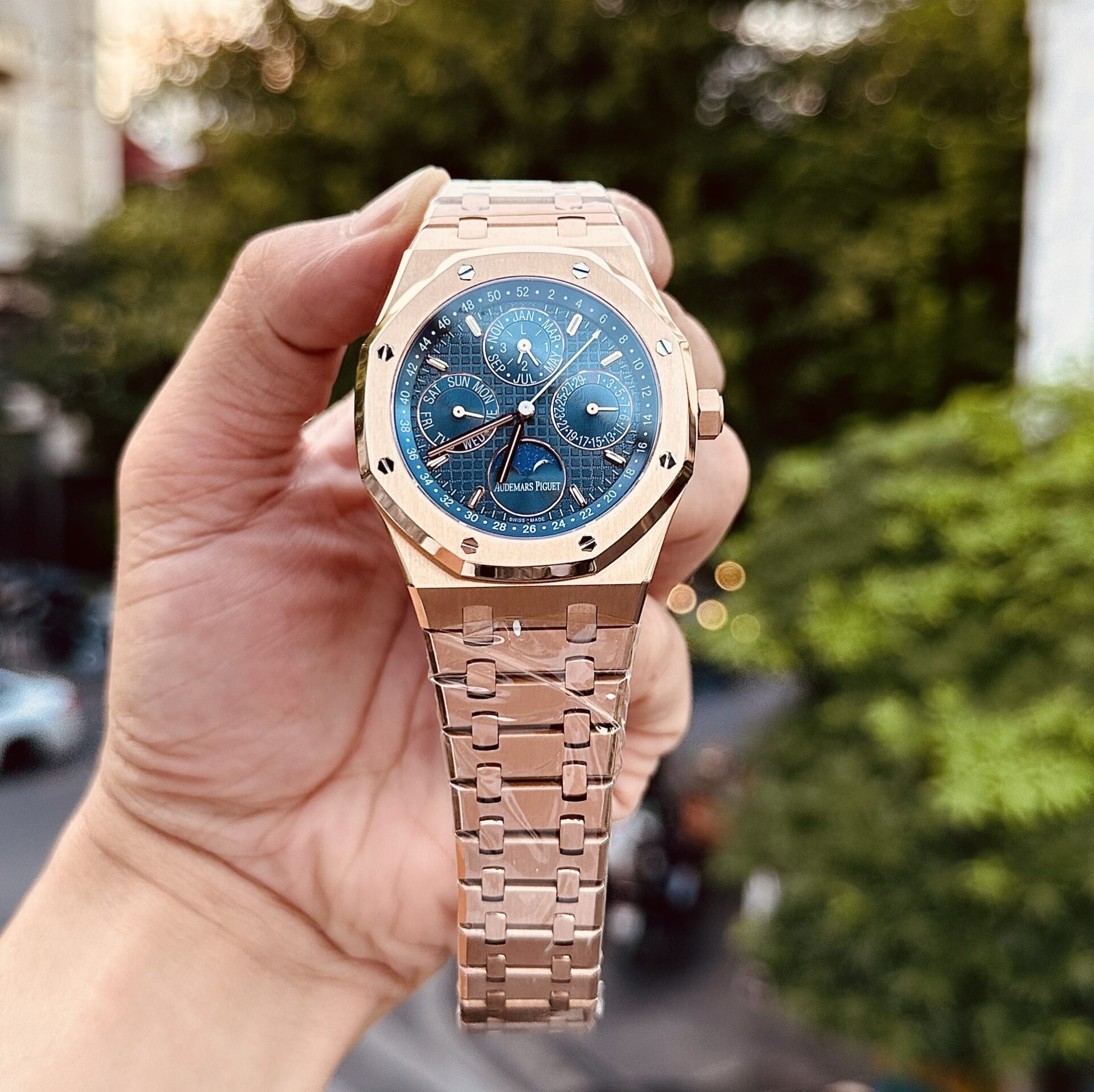 Audemars Piguet Replica Watches Royal Oak 26331 Frosted Gold 41mm