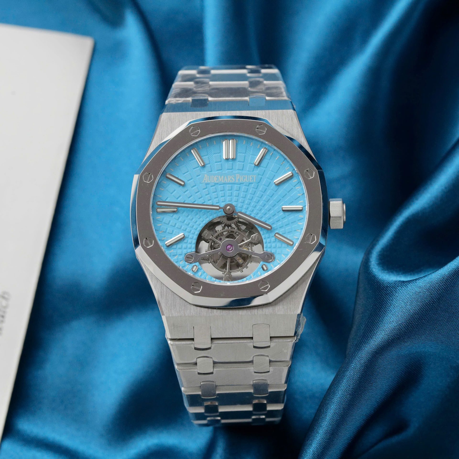 Audemars Piguet Replica Watch Royal Oak Blue Dial Metal Wire 34mm