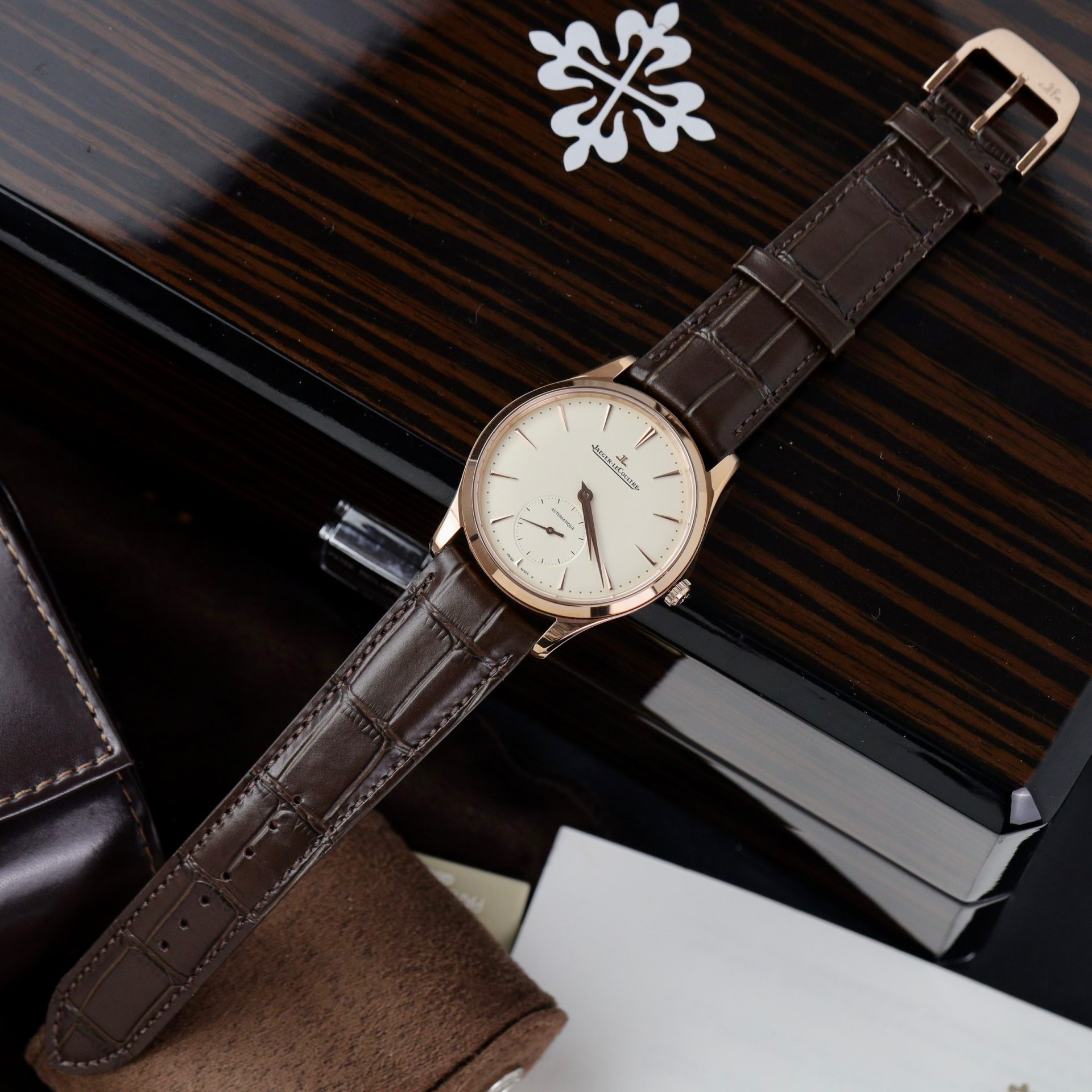 Jaeger Lecoultre Replica Watch Dial Green Leather Strap 30x40mm