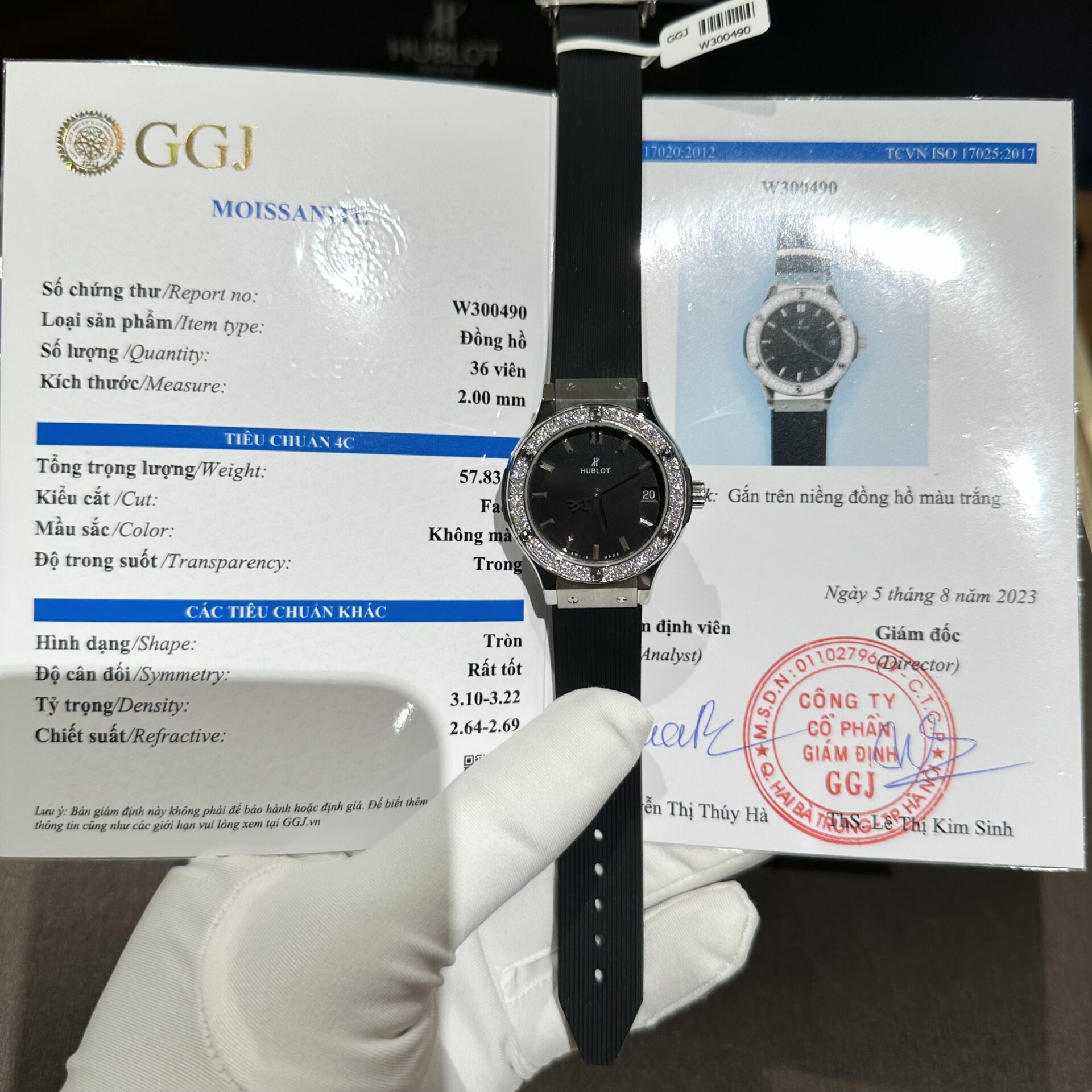 Hublot Replica Watch Classic Fusion Custom Full Moissanite Diamonds 42mm