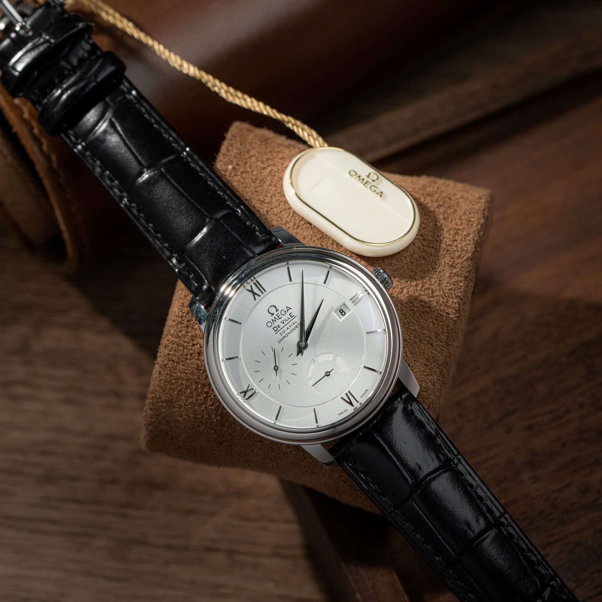 Omega Replica Watch Constellation White Dial Leather Strap 41mm