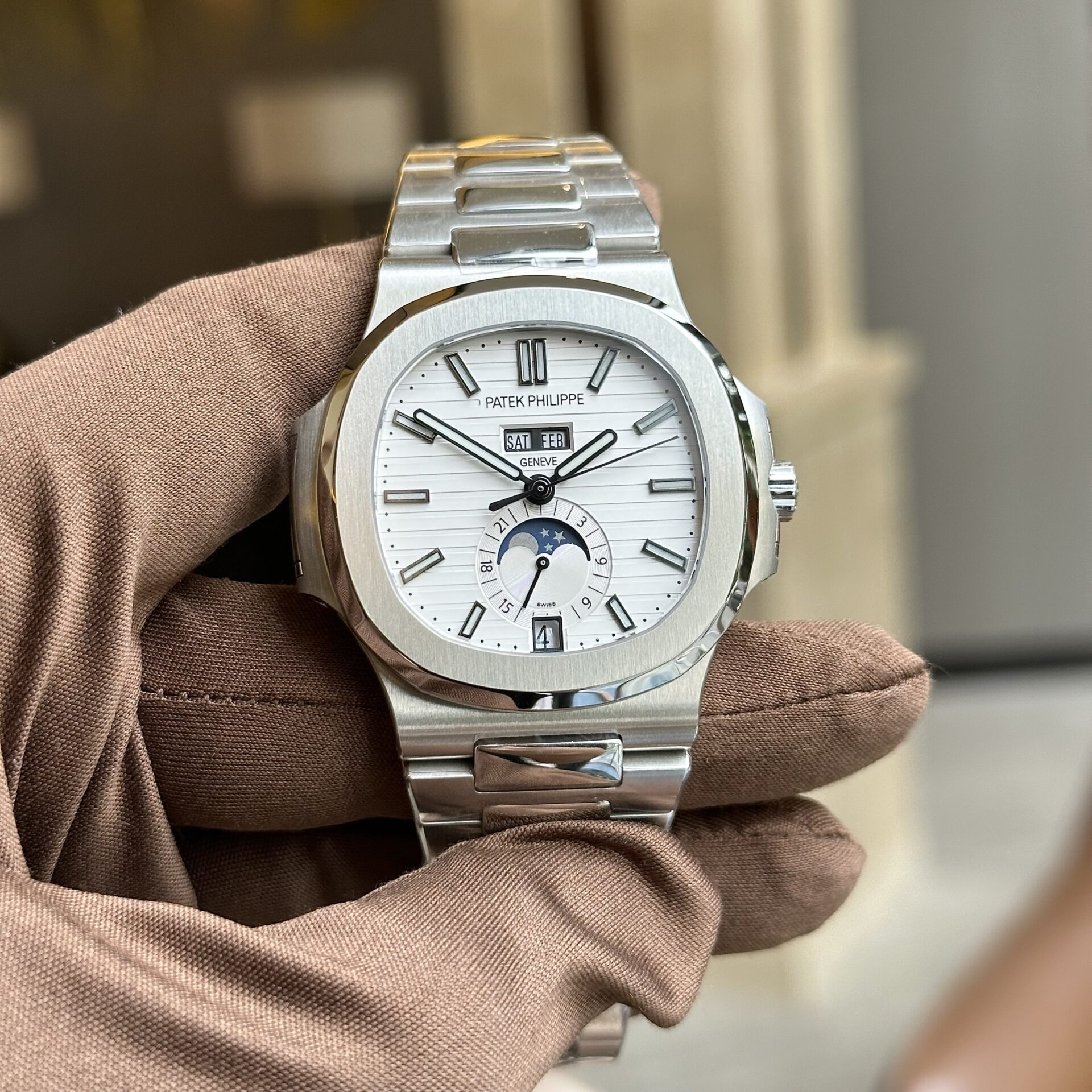 Patek Philippe Replica Watch Nautilus 5724R Gold Wrapped GR Factory 40mm