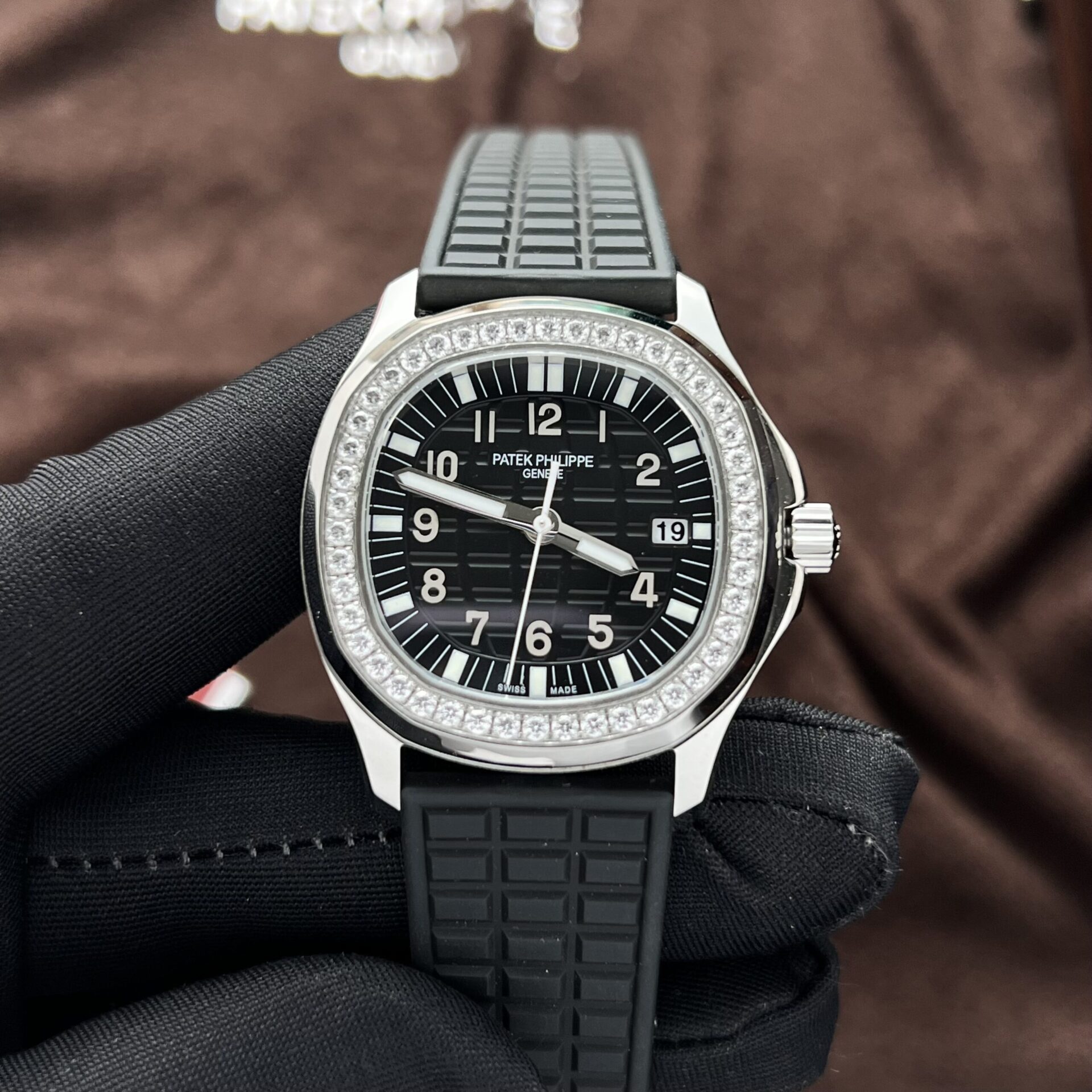 Patek Philippe Replica Watch Complications 5905G Dial Black 42mm