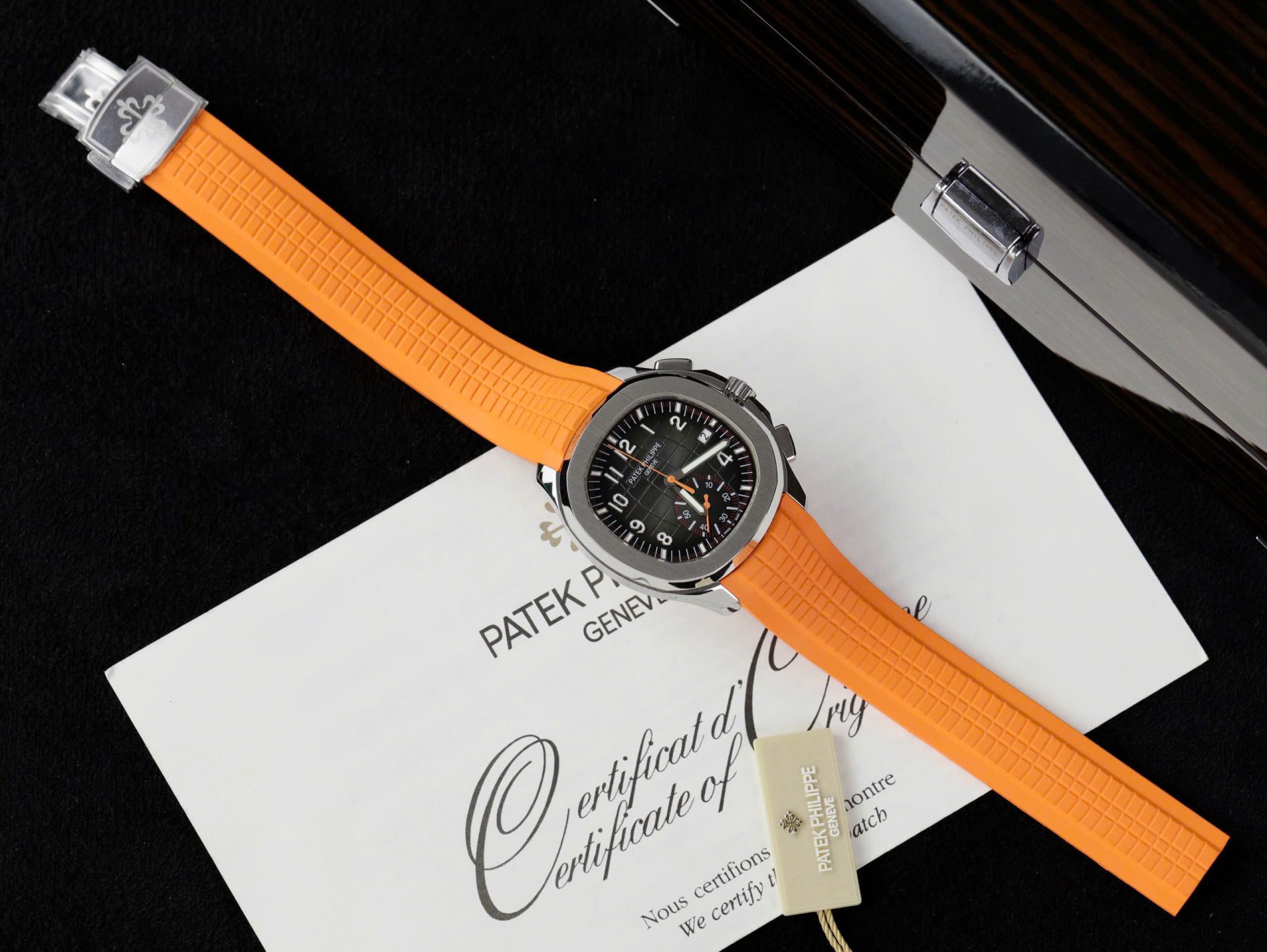 Patek Philippe Replica Watch Aquanaut 5067 Gray Dial Rubber Strap 35.6mm