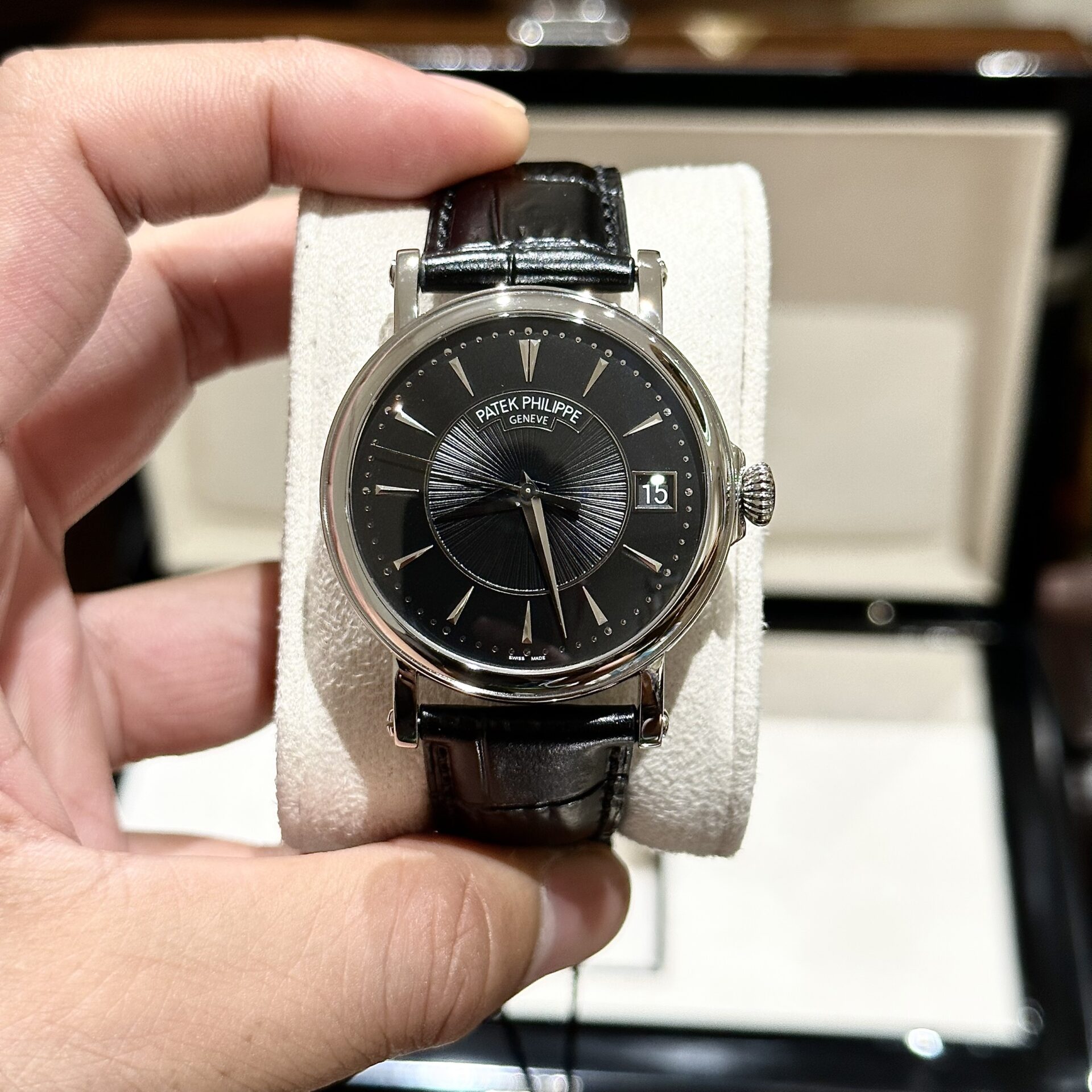 Patek Philippe Replica Watch Calatrava 5227G Mechanical Ivory Dial 3K Factory 39mm