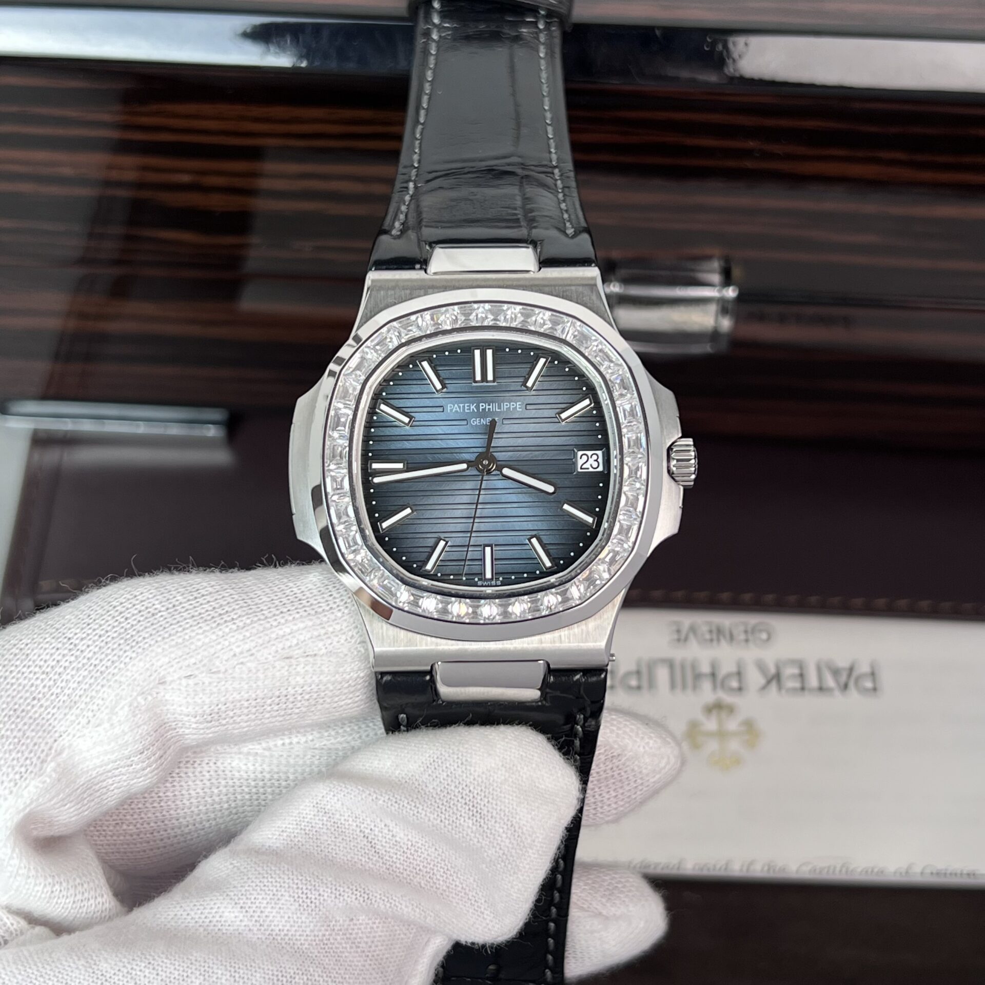 Patek Philippe Replica Watch Complications 5905G Dial Black 42mm