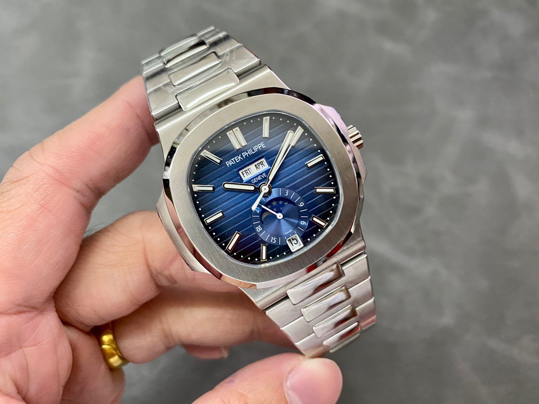 Patek Philippe Replica Watch Nautilus 7010 Rose Gold Womens 32mm