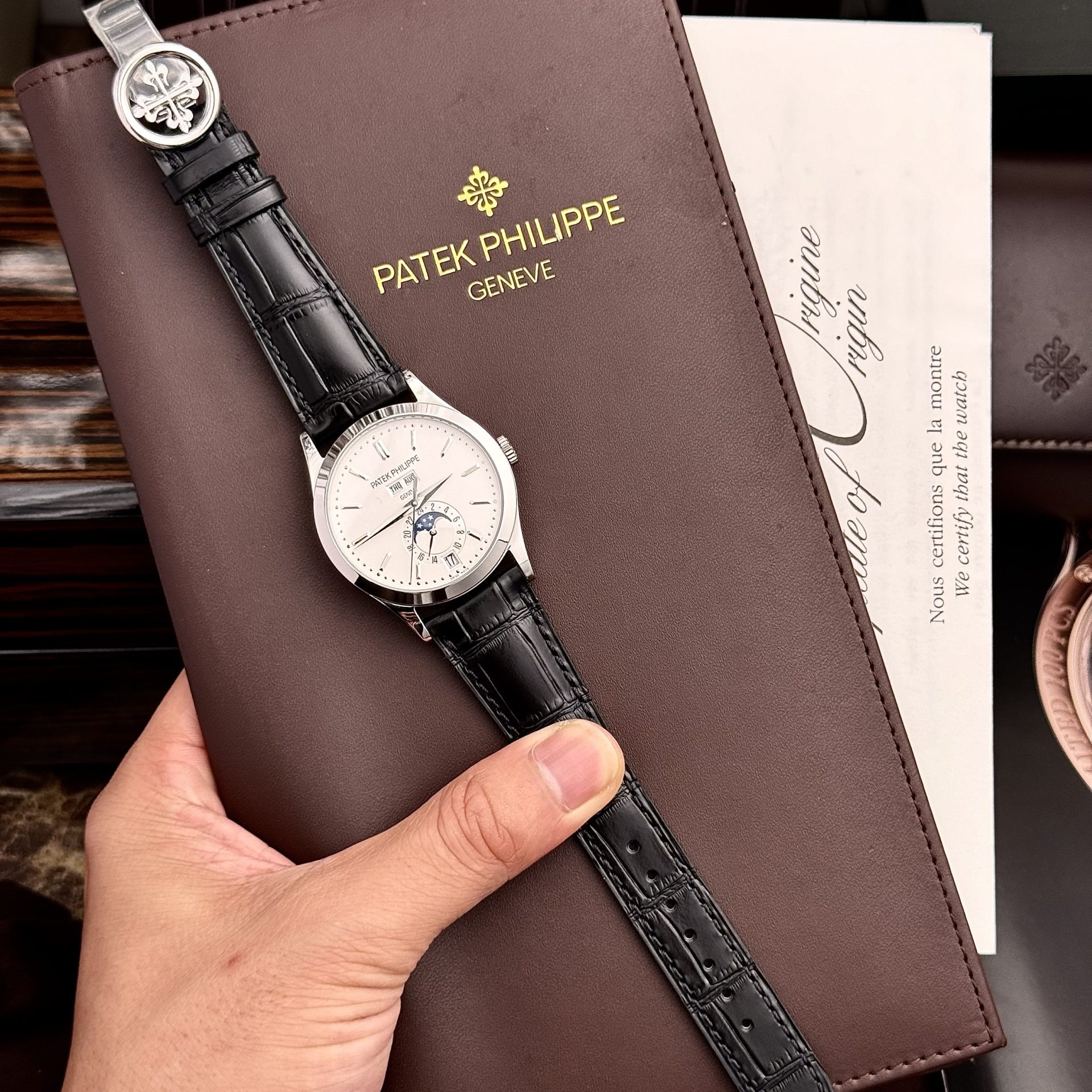 Patek Philippe Replica Watch Nautilus 5724R Gold Wrapped GR Factory 40mm