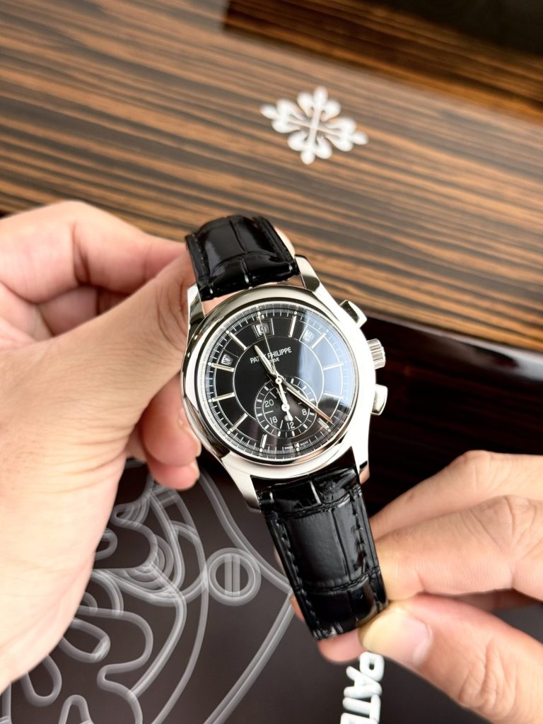 Patek Philippe Clone Watch Nautilus 5719 Full Diamonds Baguette 40mm