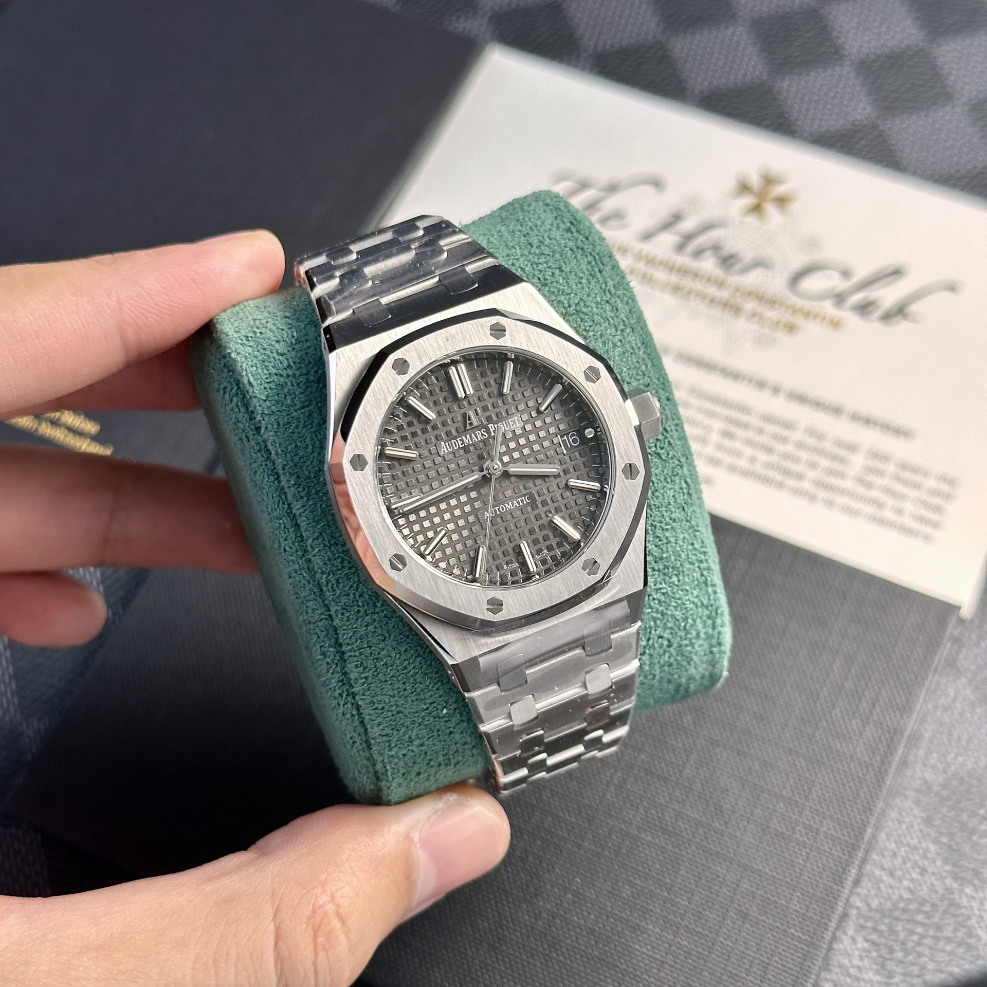 replica Audemars Piguet Replica Watches Royal Oak 26331 Frosted Gold 41mm WATCHES 1 