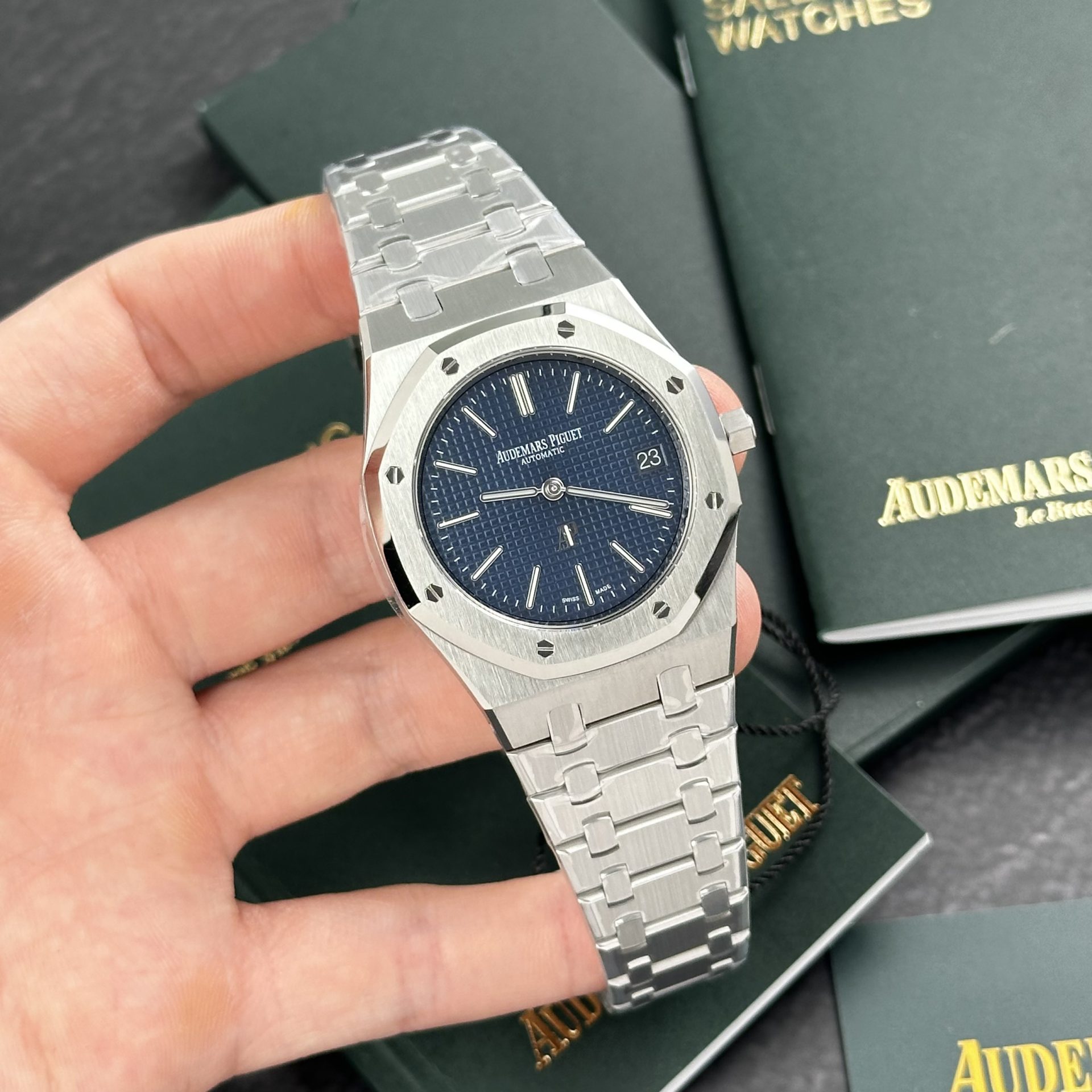replica Audemars Piguet Replica Watch Royal Oak 15400ST Black Dial Rubber Strap 41mm WATCHES 1 