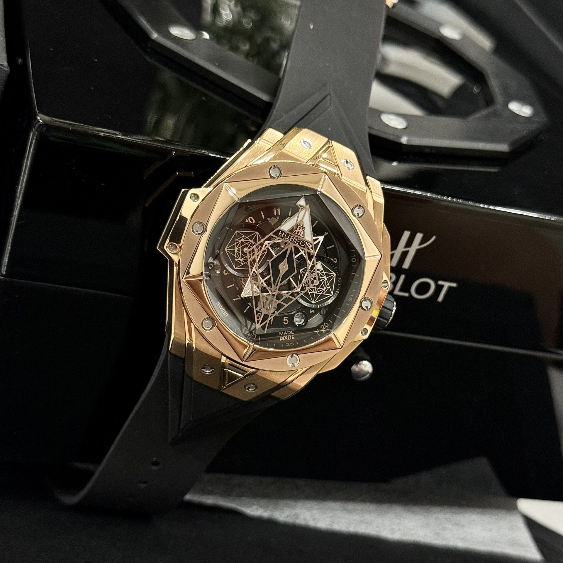 replica Hublot Best Fake Watches Classic Fusion Ceramic Demi King Gold 42mm WATCHES 1 