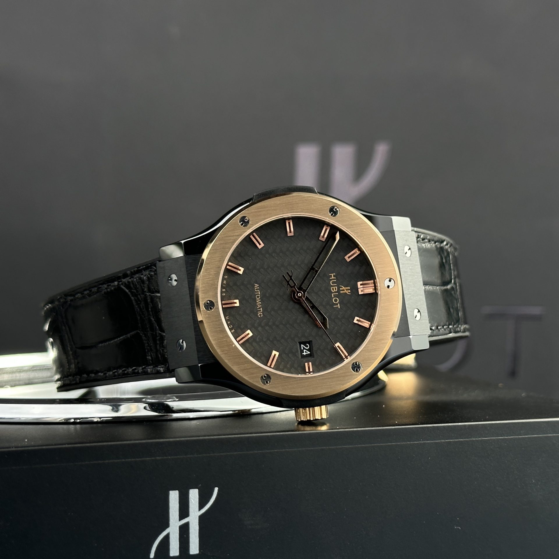 replica Hublot Best Replica Watch Classic Fusion Custom Natural Diamonds 42mm WATCHES 1 