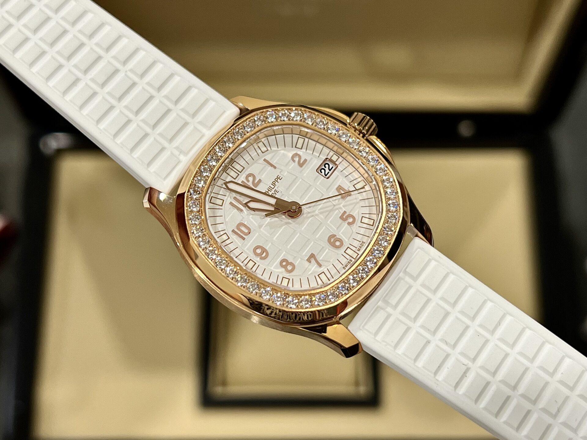 replica Patek Philippe Best Replica Watch Nautilus 5712R Brown Dial 18K Solid Gold 40mm WATCHES 1 