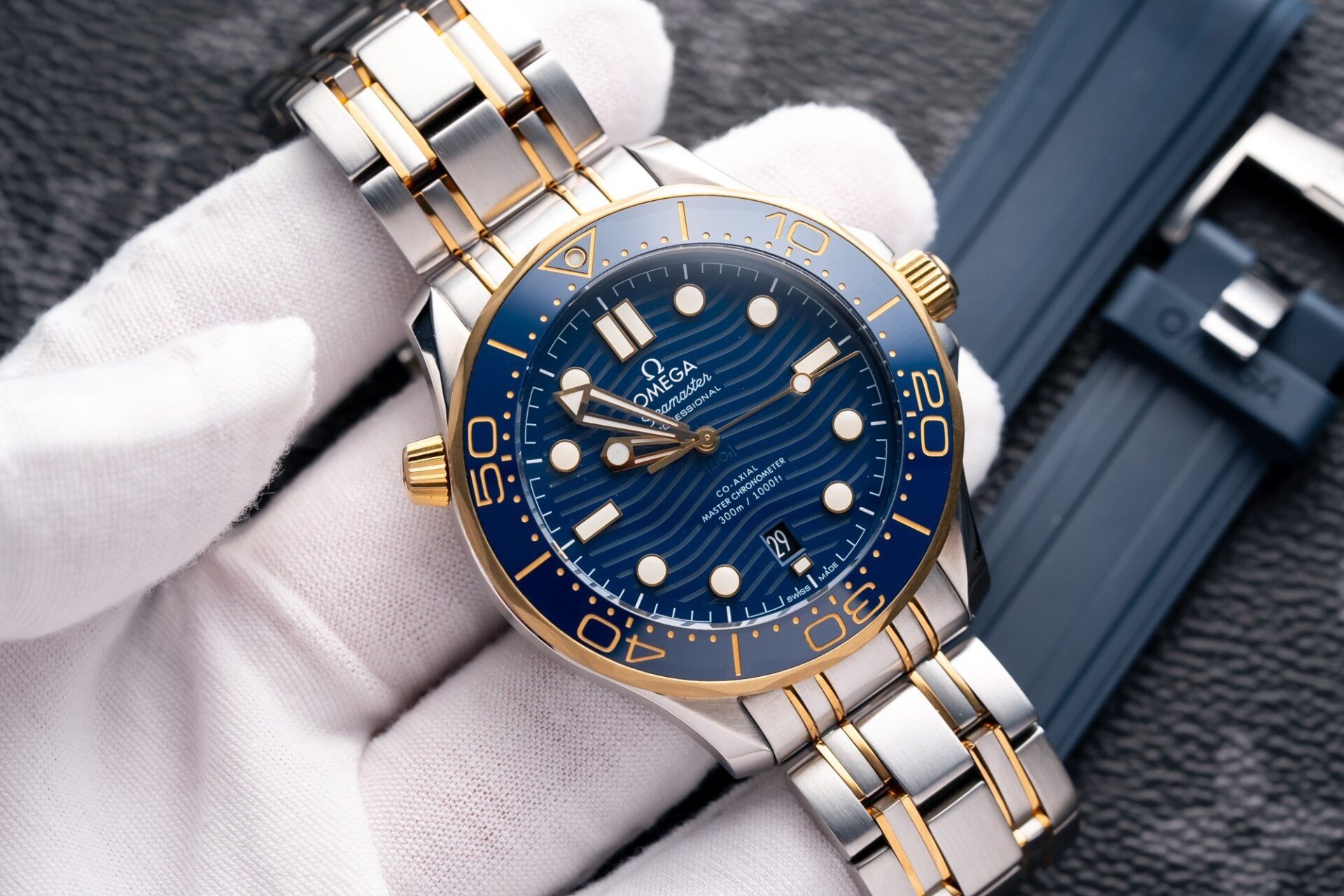 replica Omega Replica Watch Seamaster Demi Gold Black Dial VS Factory Demi Gold 42mm WATCHES 1 