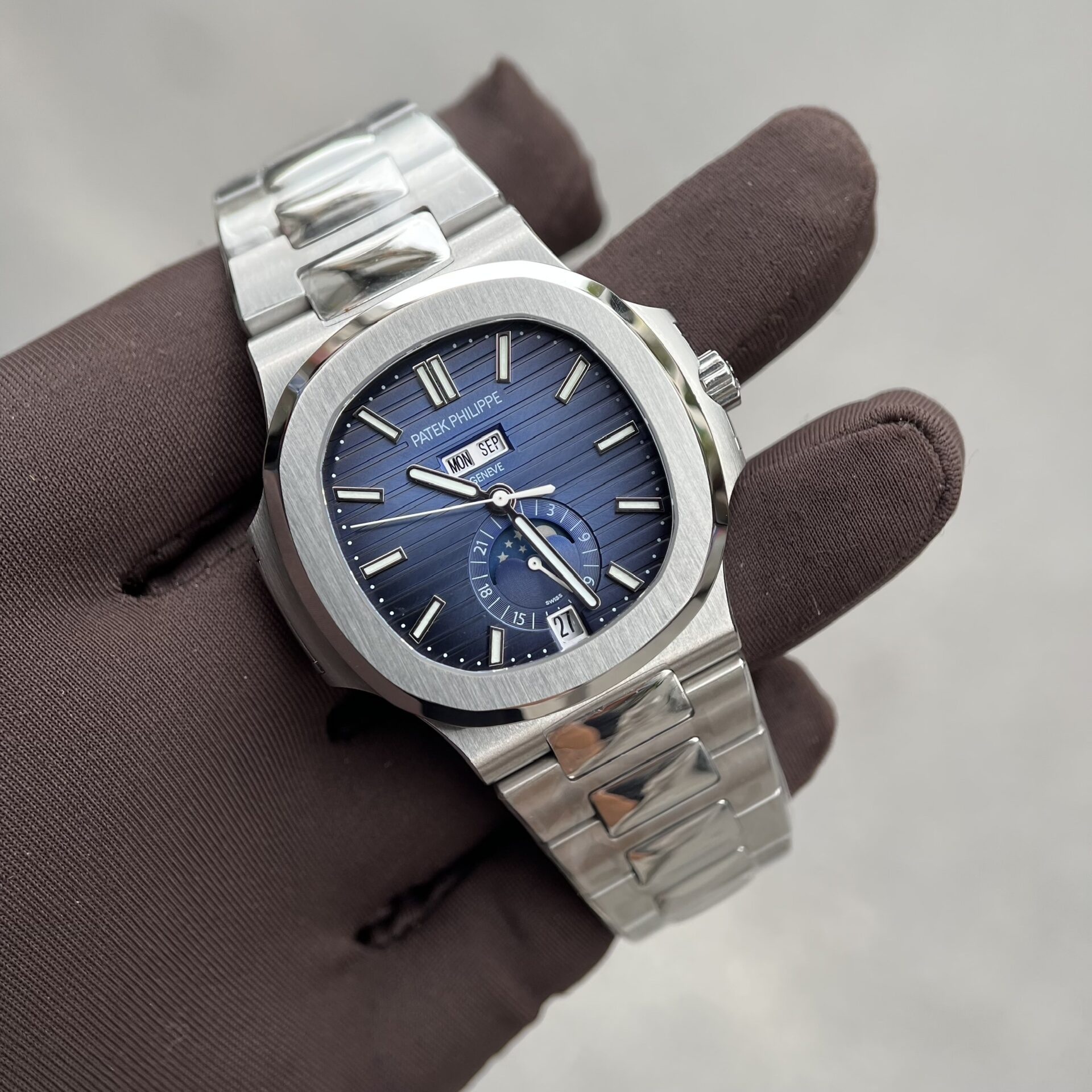 replica Patek Philippe Best Replica Watch Nautilus 5712R Brown Dial 18K Solid Gold 40mm WATCHES 1 