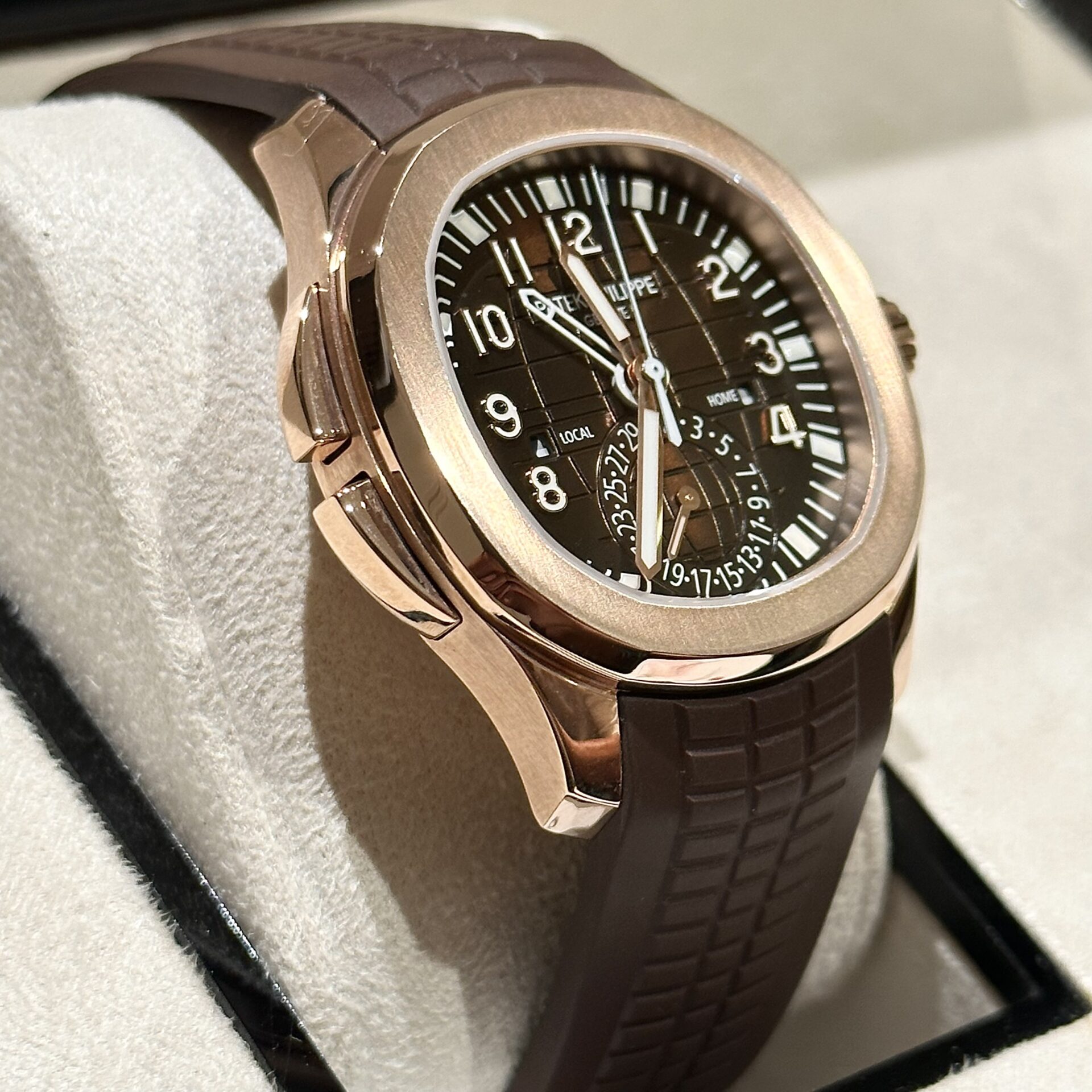 replica Patek Philippe Replica Watch Calatrava 5227G Mechanical Ivory Dial 3K Factory 39mm WATCHES 1 