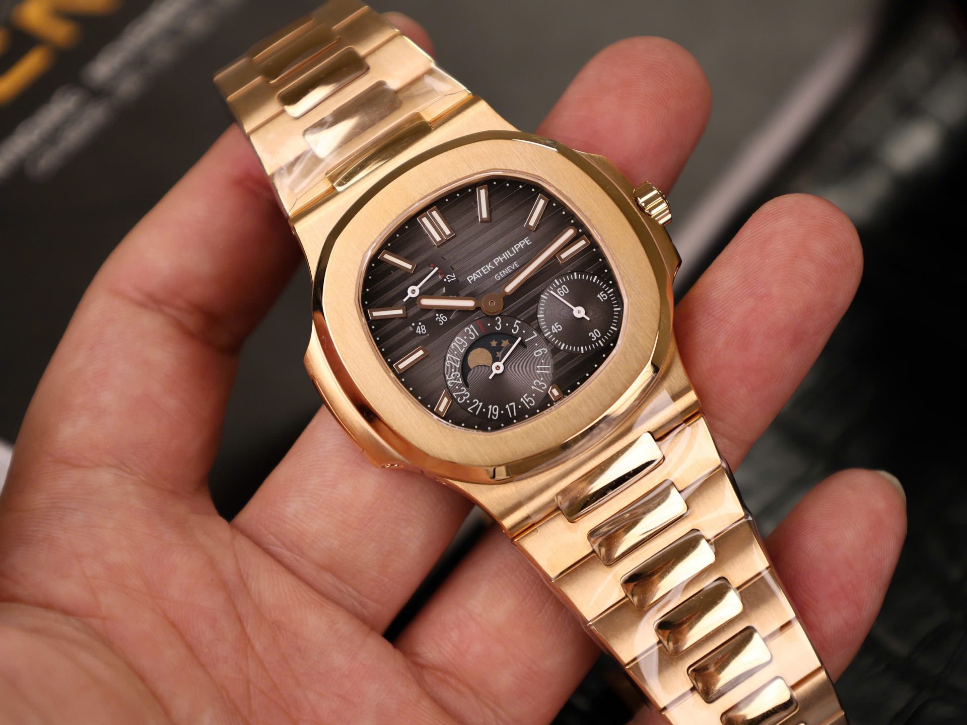 replica Patek Philippe Clone Watch Nautilus 7010 Womens White Dial 32mm WATCHES 1 