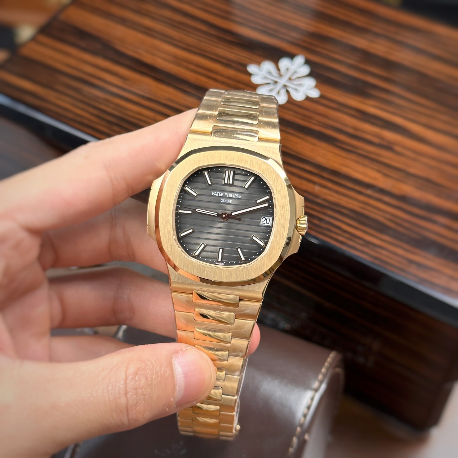 replica Patek Philippe Replica Watch Calatrava 5227G Mechanical Ivory Dial 3K Factory 39mm WATCHES 1 