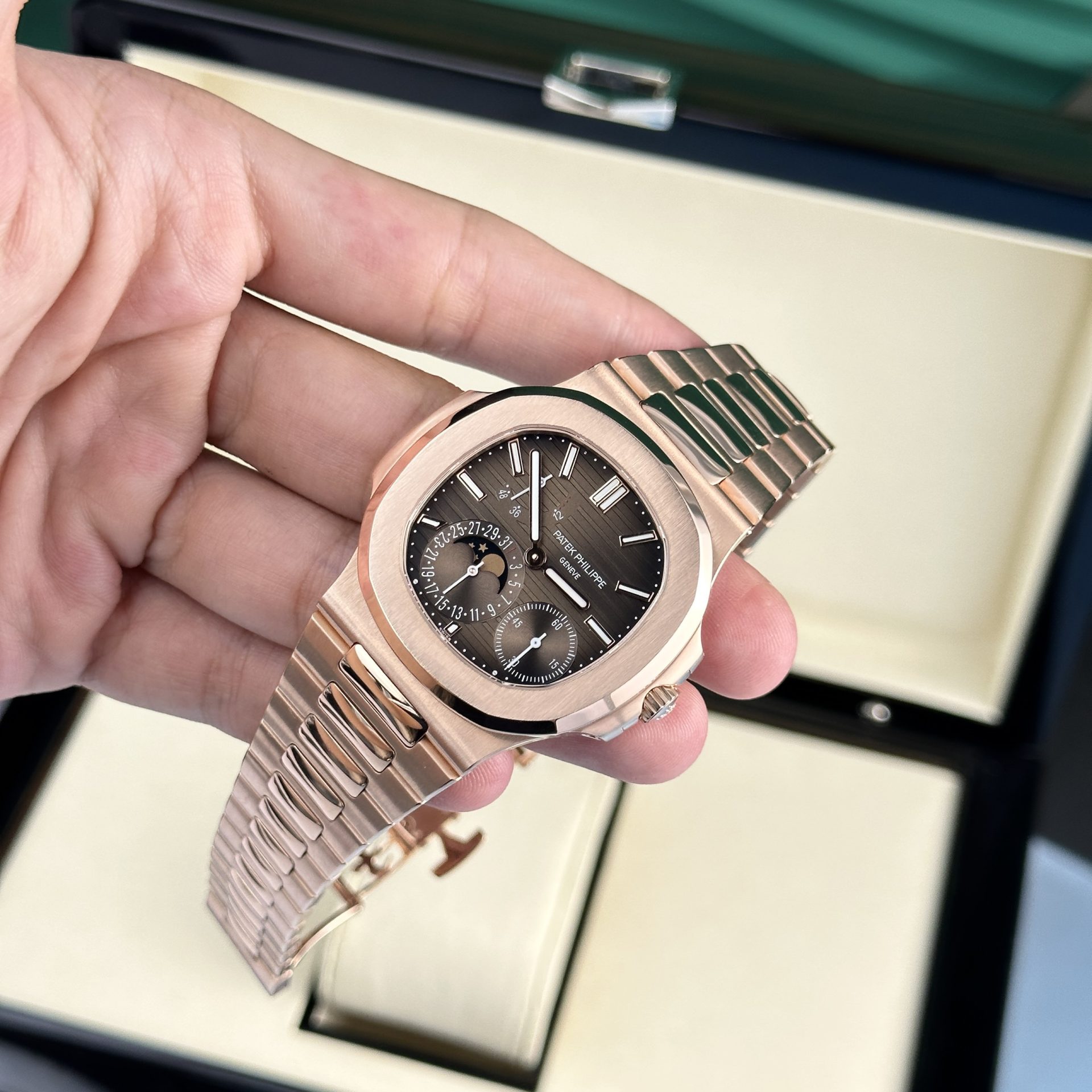 replica Patek Philippe Replica Watch Aquanaut 5067 Gray Dial Rubber Strap 35.6mm WATCHES 1 