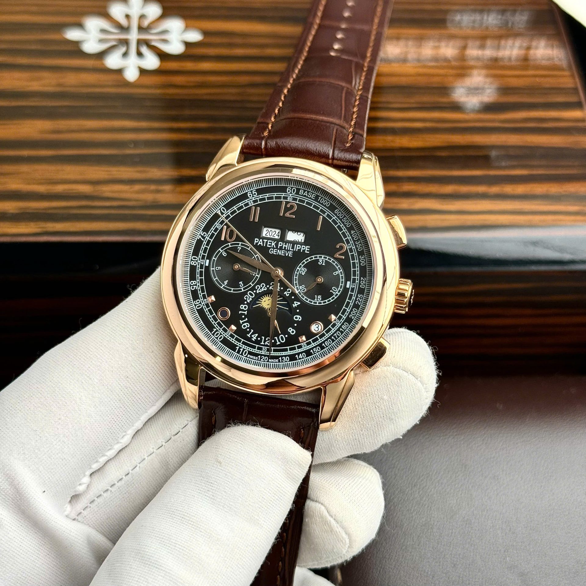 replica Patek Philippe Best Replica Watch Nautilus 5712 Custom Authentic Details 40mm WATCHES 1 