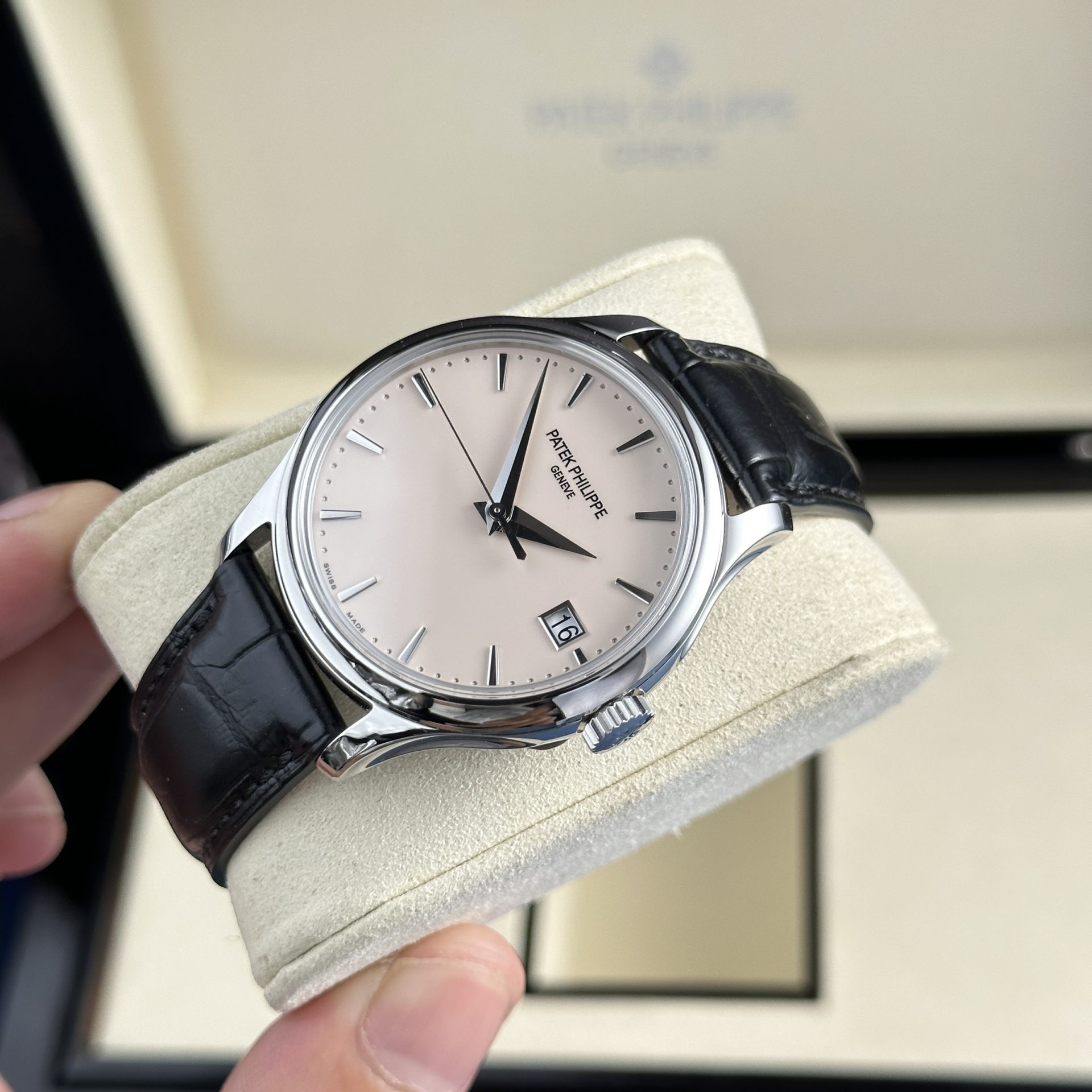 replica Patek Philippe Clone Watch Nautilus 5719 Full Diamonds Baguette 40mm WATCHES 1 