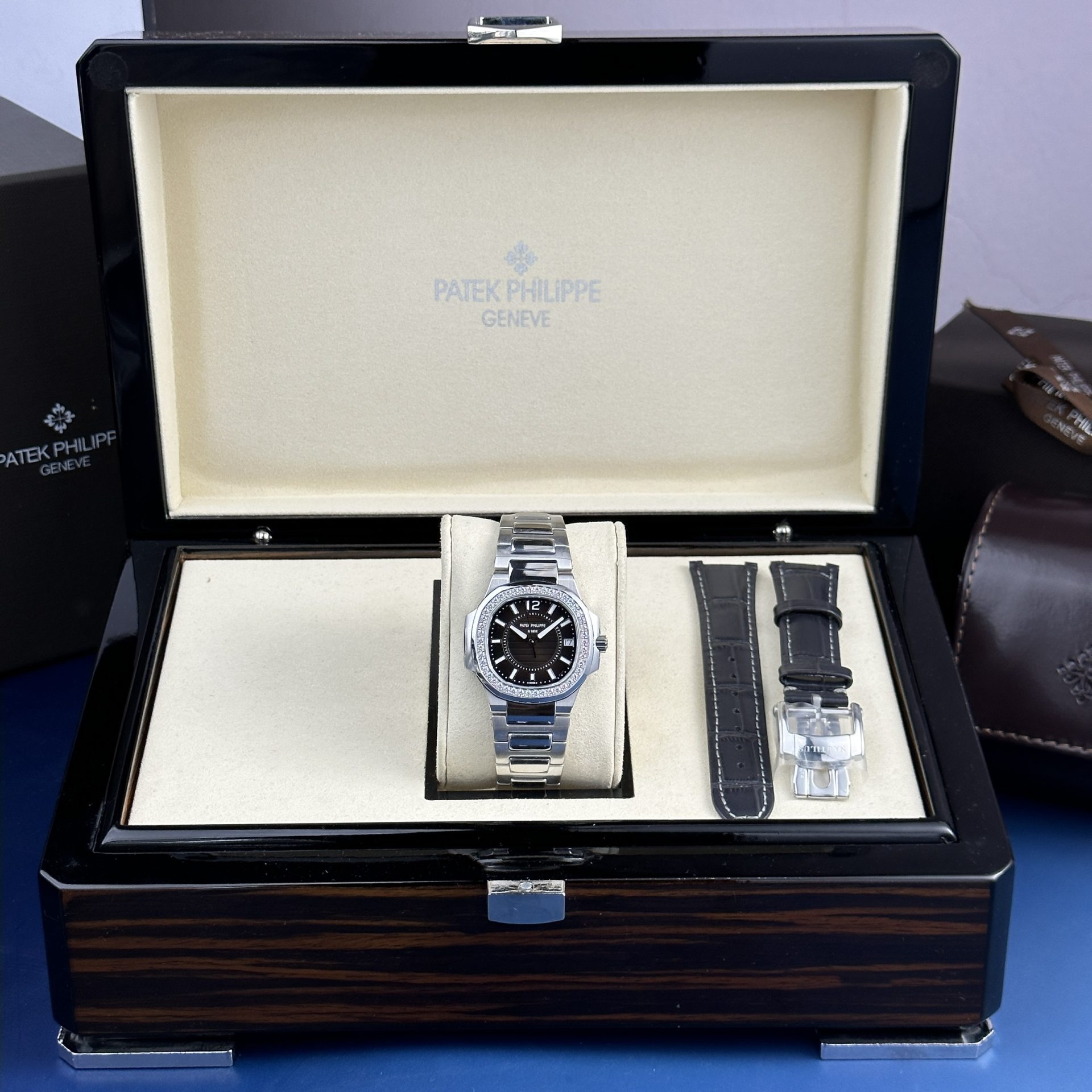 replica Patek Philippe Replica Watch Aquanaut 5067 Gray Dial Rubber Strap 35.6mm WATCHES 1 
