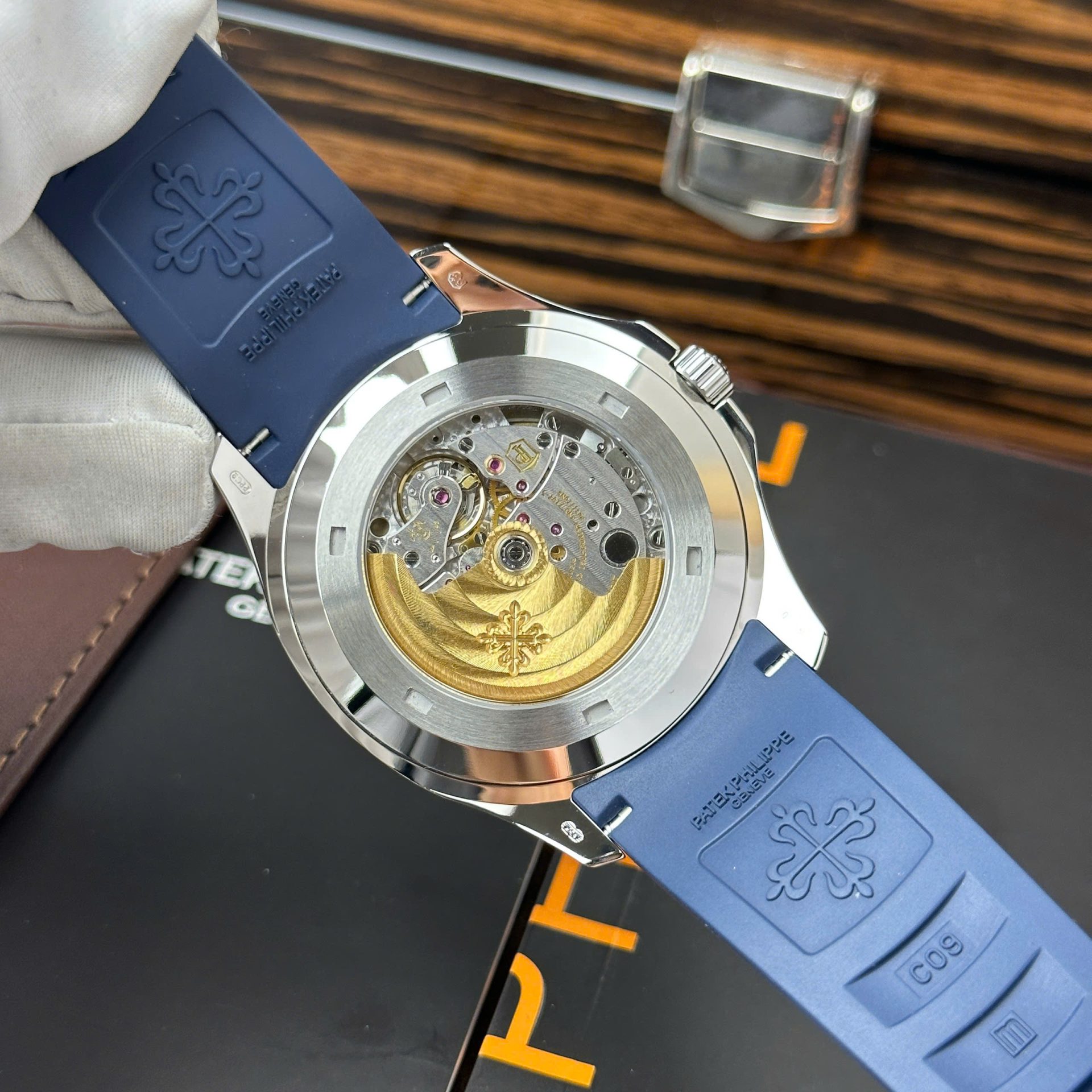 replica Patek Philippe Best Replica Watch Nautilus 5712 Custom Authentic Details 40mm WATCHES 10 