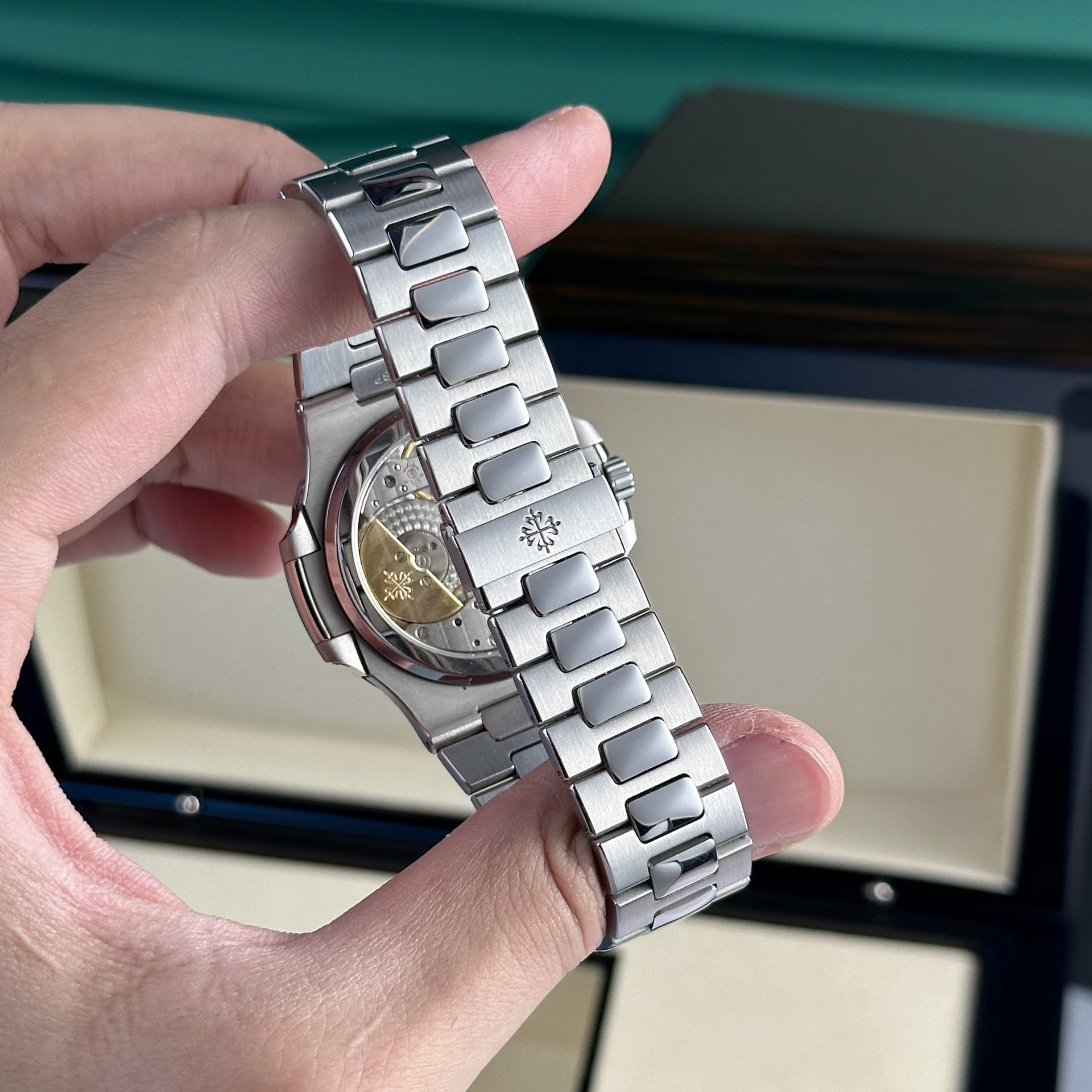 replica Patek Philippe Replica Watch Nautilus 5712 Demi Rose Gold GR Factory 40mm WATCHES 10 