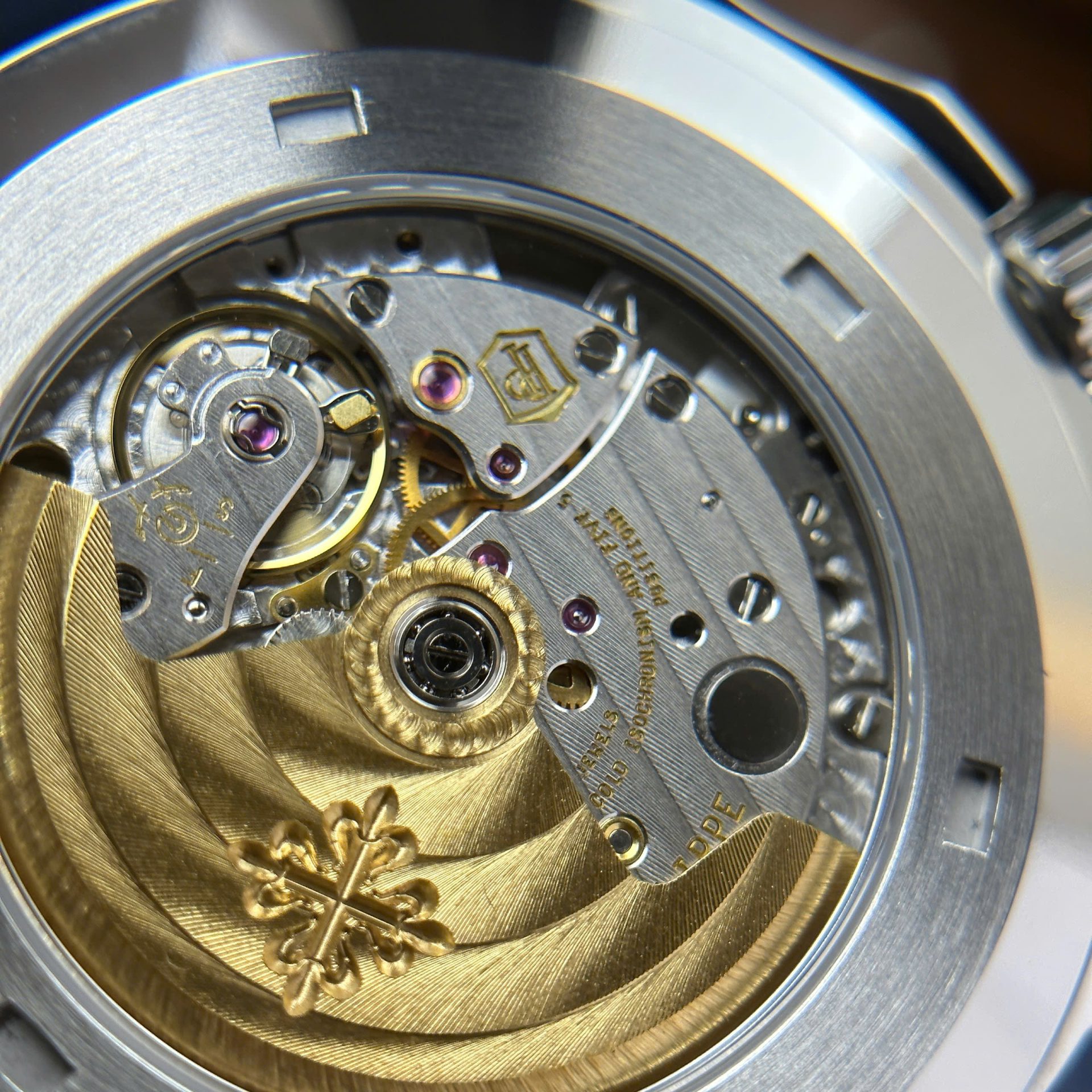 replica Patek Philippe Best Replica Watch Nautilus 5712 Custom Authentic Details 40mm WATCHES 11 