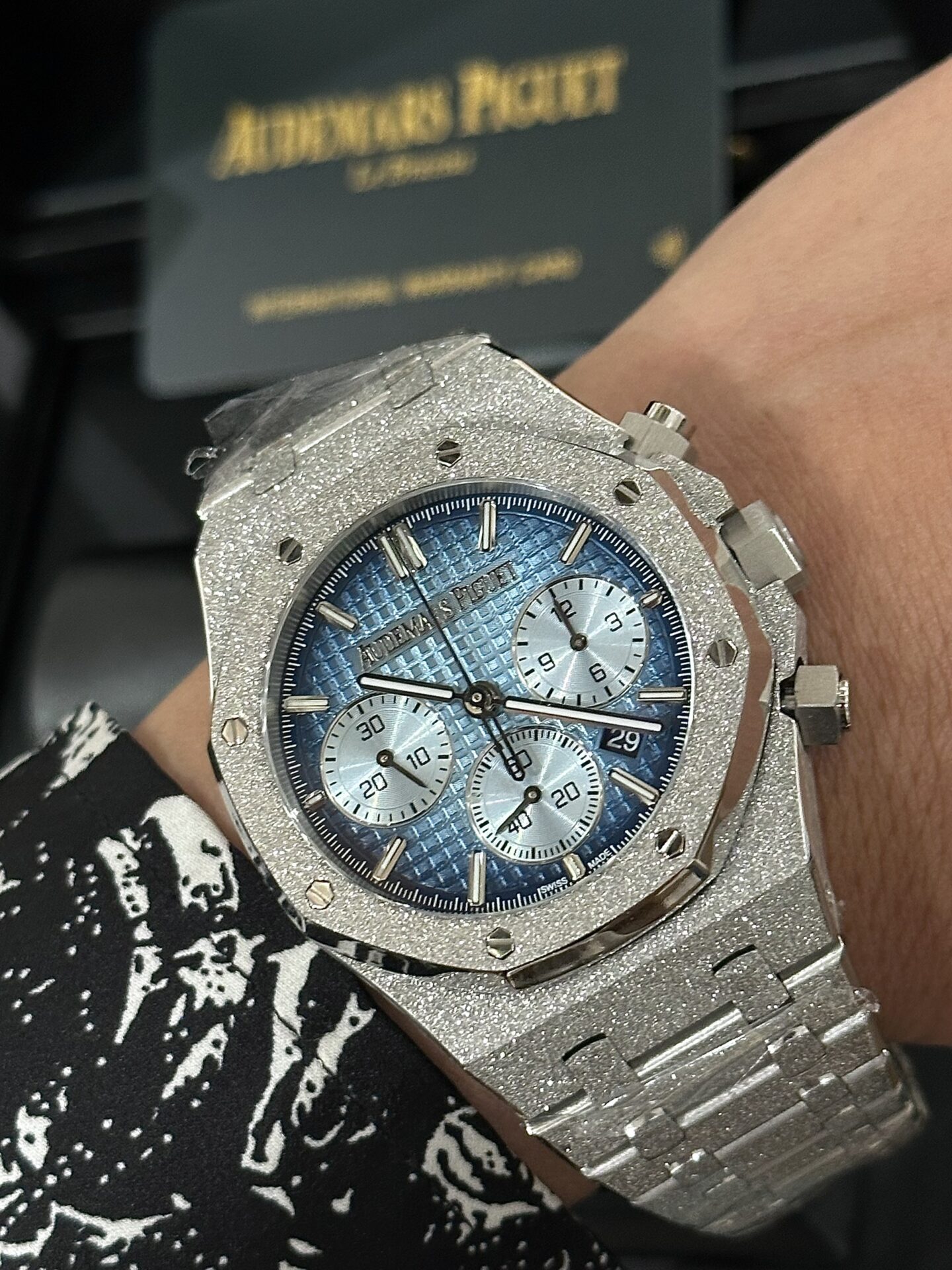 replica Audemars Piguet Replica Watch Royal Oak 15400OR Black Dial 41mm WATCHES 3 
