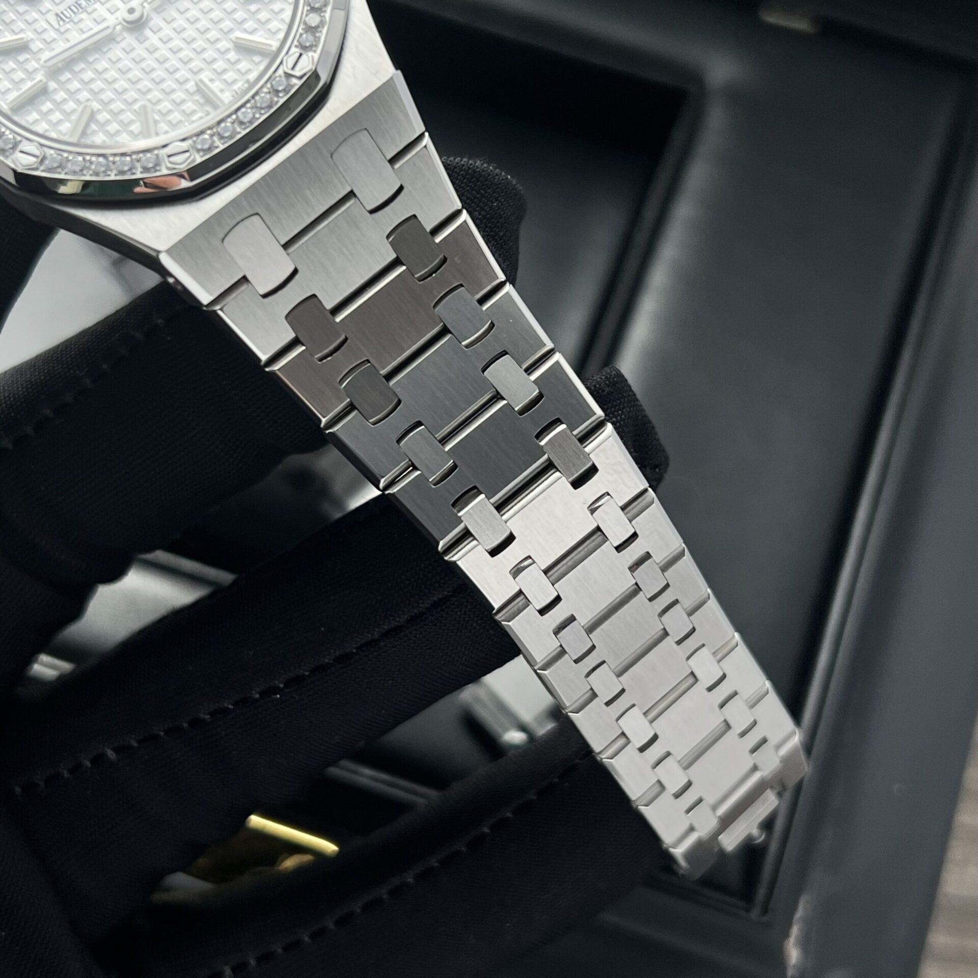 replica Audemars Piguet Replica Watch Royal Oak 15400ST Black Dial Rubber Strap 41mm WATCHES 3 