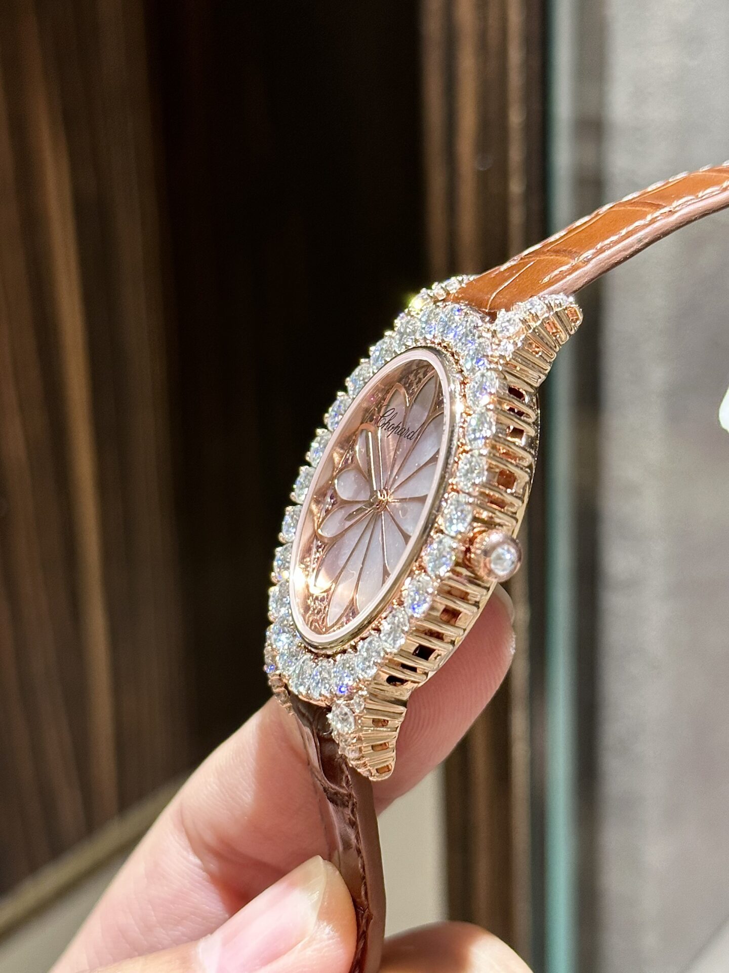 replica Chopard Mother Of Pearl Dial Replica 1:1 Watch Full Diamond Moissanite 34mm WATCHES 3 