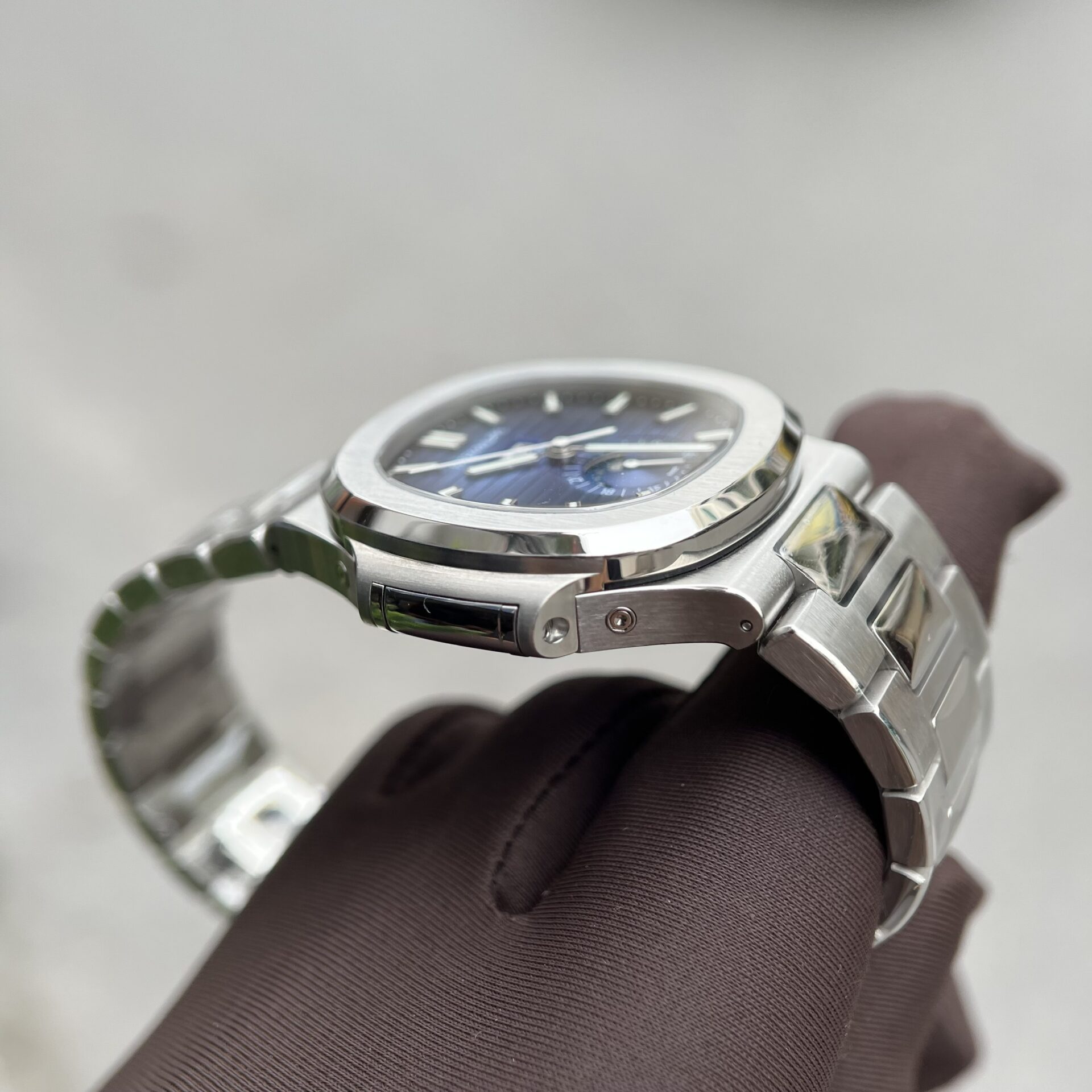 replica Patek Philippe Best Replica Watch Nautilus 5712R Brown Dial 18K Solid Gold 40mm WATCHES 3 