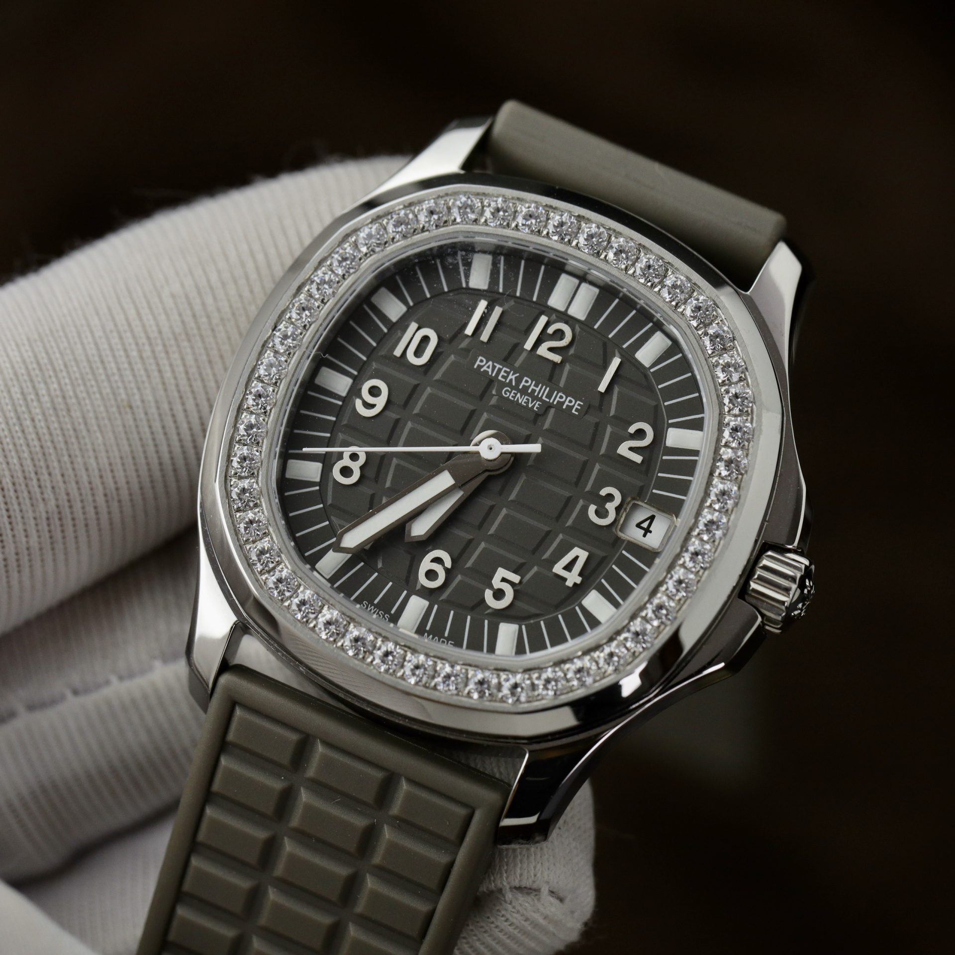 replica Patek Philippe Clone Watch Nautilus 7010 Womens White Dial 32mm WATCHES 3 