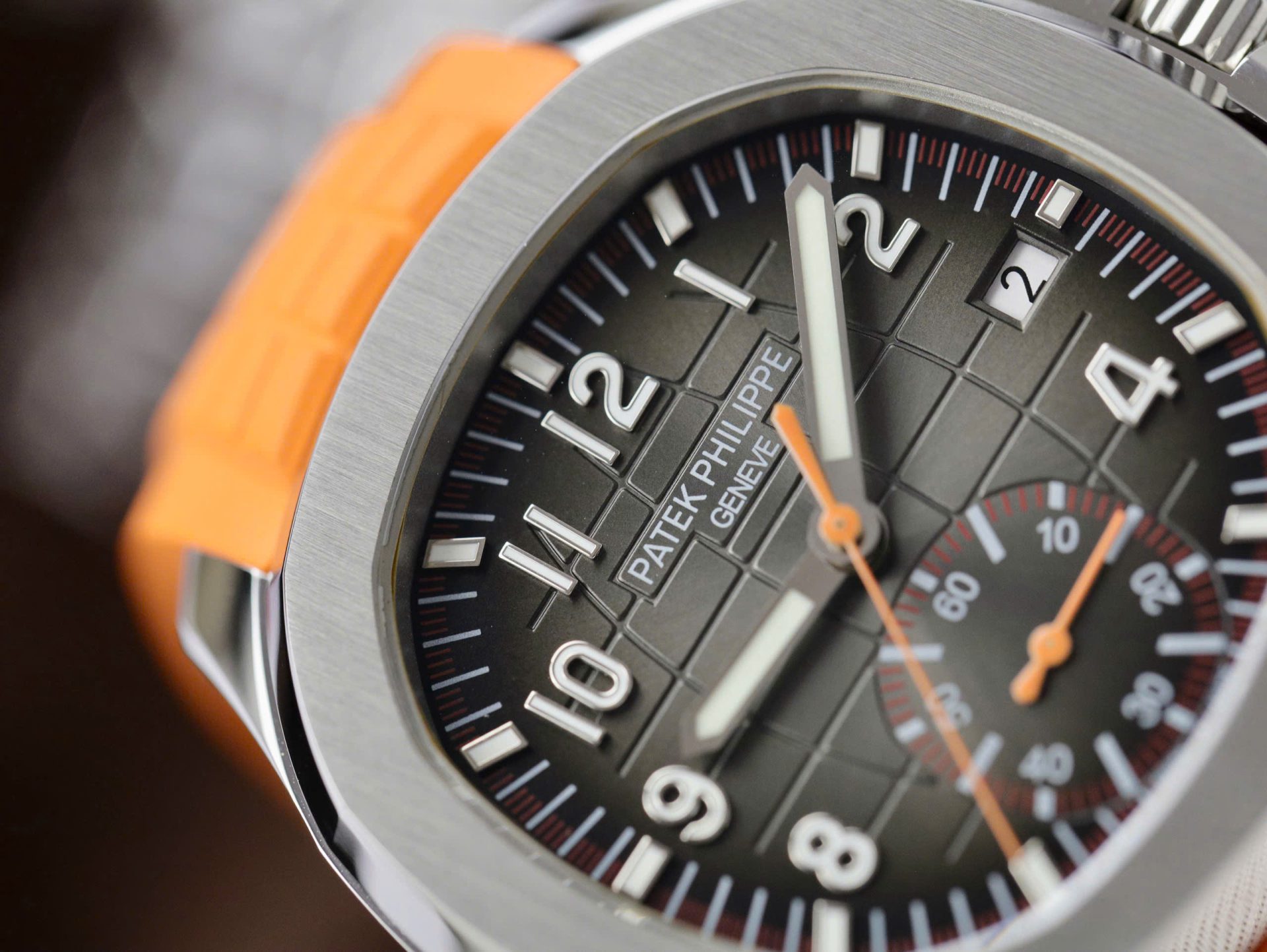 replica Patek Philippe Replica Watch Aquanaut 5067 Gray Dial Rubber Strap 35.6mm WATCHES 3 
