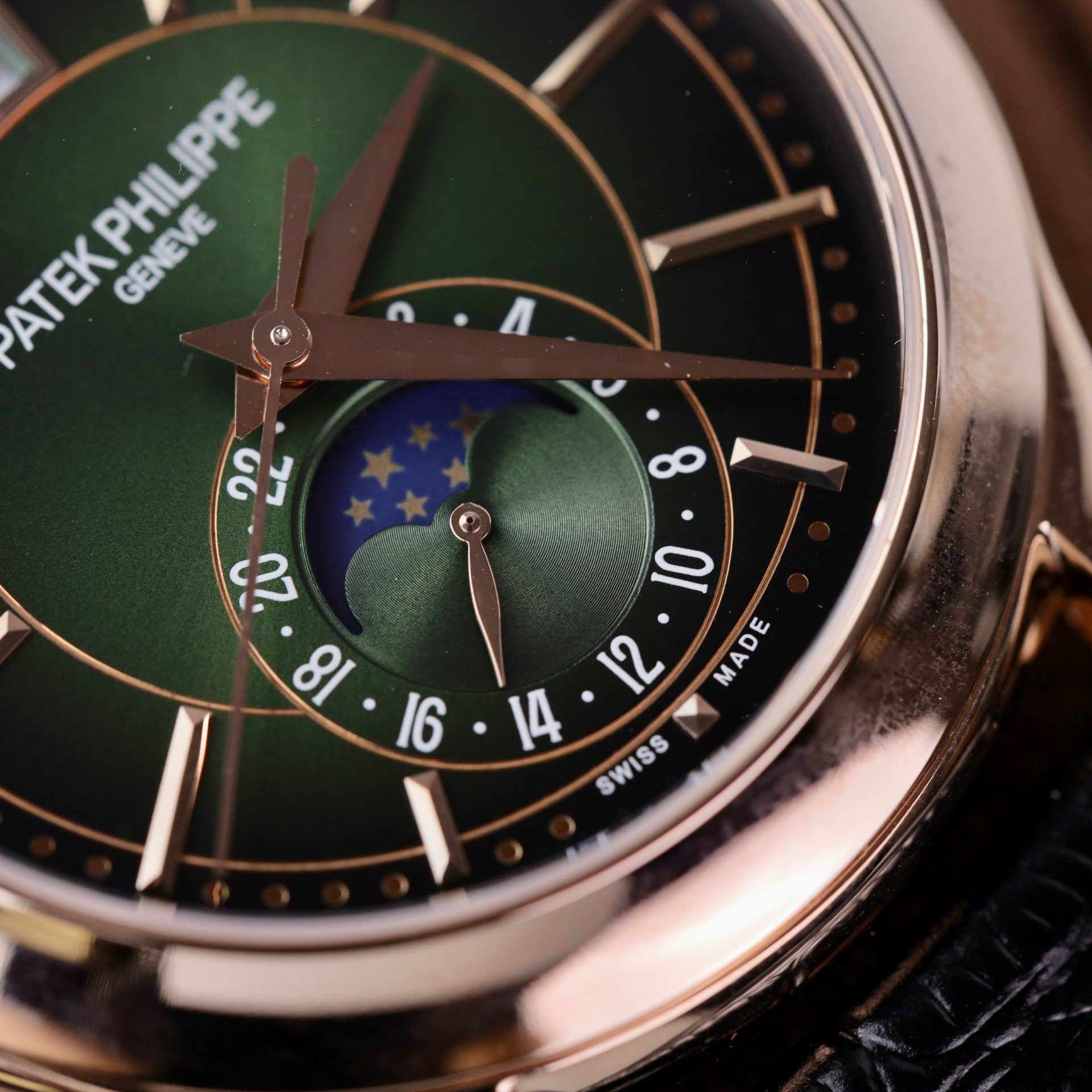 replica Patek Philippe Replica Watch Nautilus 7010 Rose Gold Womens 32mm WATCHES 3 