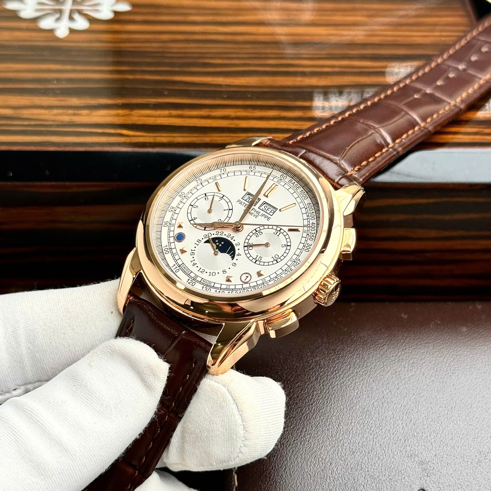 replica Patek Philippe Best Replica Watch Nautilus 5719 Gold Wrapped & Moissanite Diamonds Custom 40mm WATCHES 3 