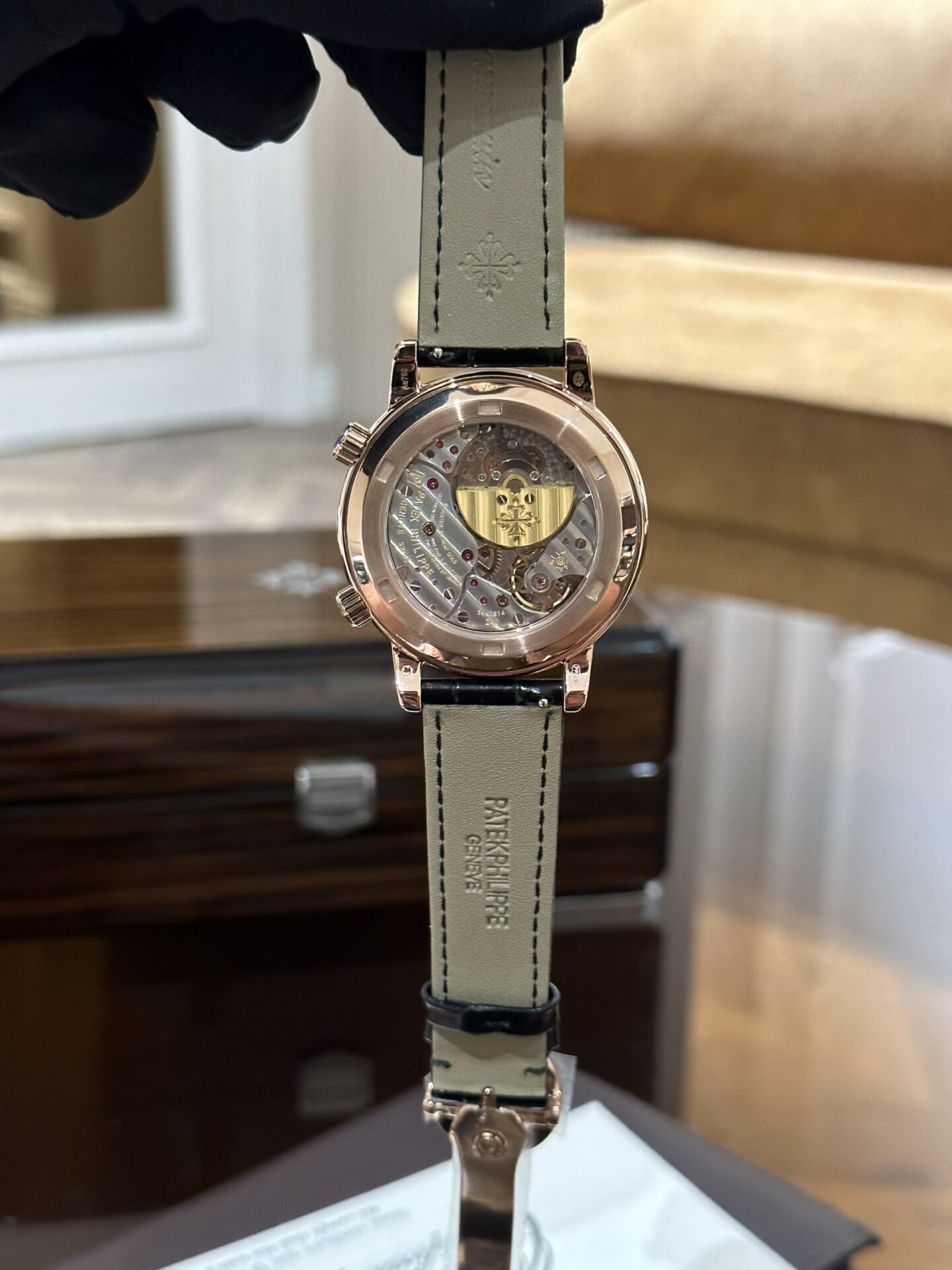 replica Patek Philippe Replica Watch Nautilus 7010 Rose Gold Womens 32mm WATCHES 3 