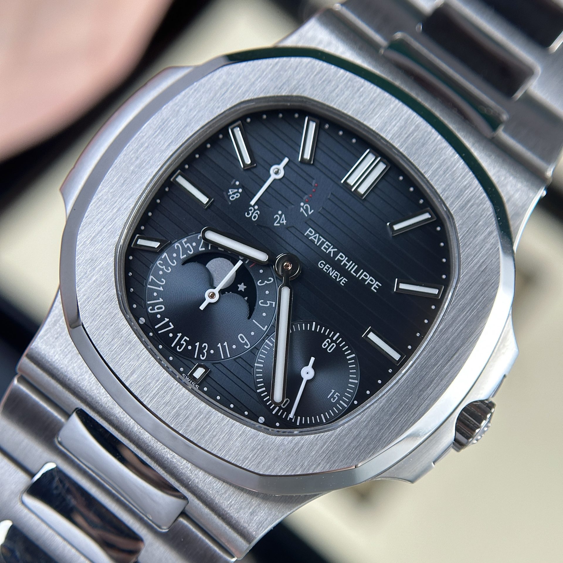 replica Patek Philippe Replica Watch Nautilus 5712 Demi Rose Gold GR Factory 40mm WATCHES 3 