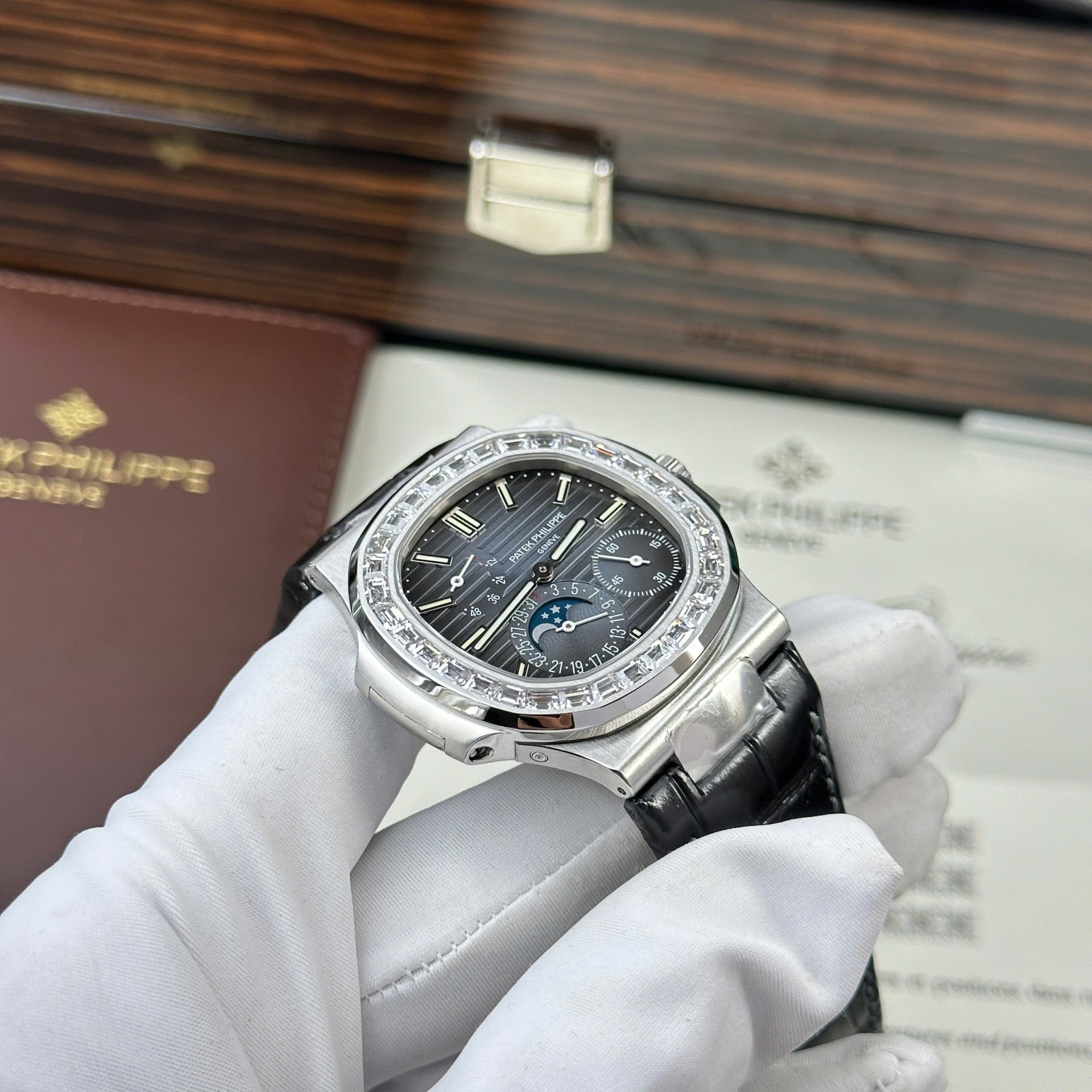 replica Patek Philippe Clone Watch Nautilus 7010 Womens White Dial 32mm WATCHES 3 