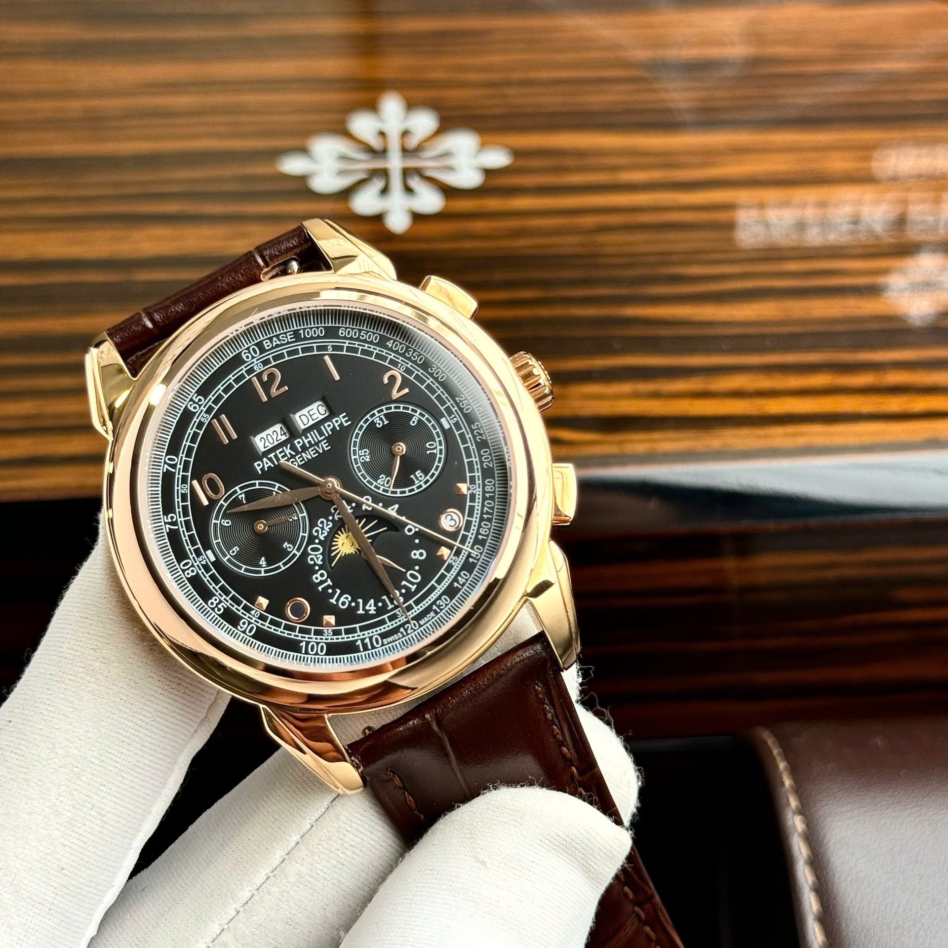 replica Patek Philippe Best Replica Watch Nautilus 5712 Custom Authentic Details 40mm WATCHES 3 
