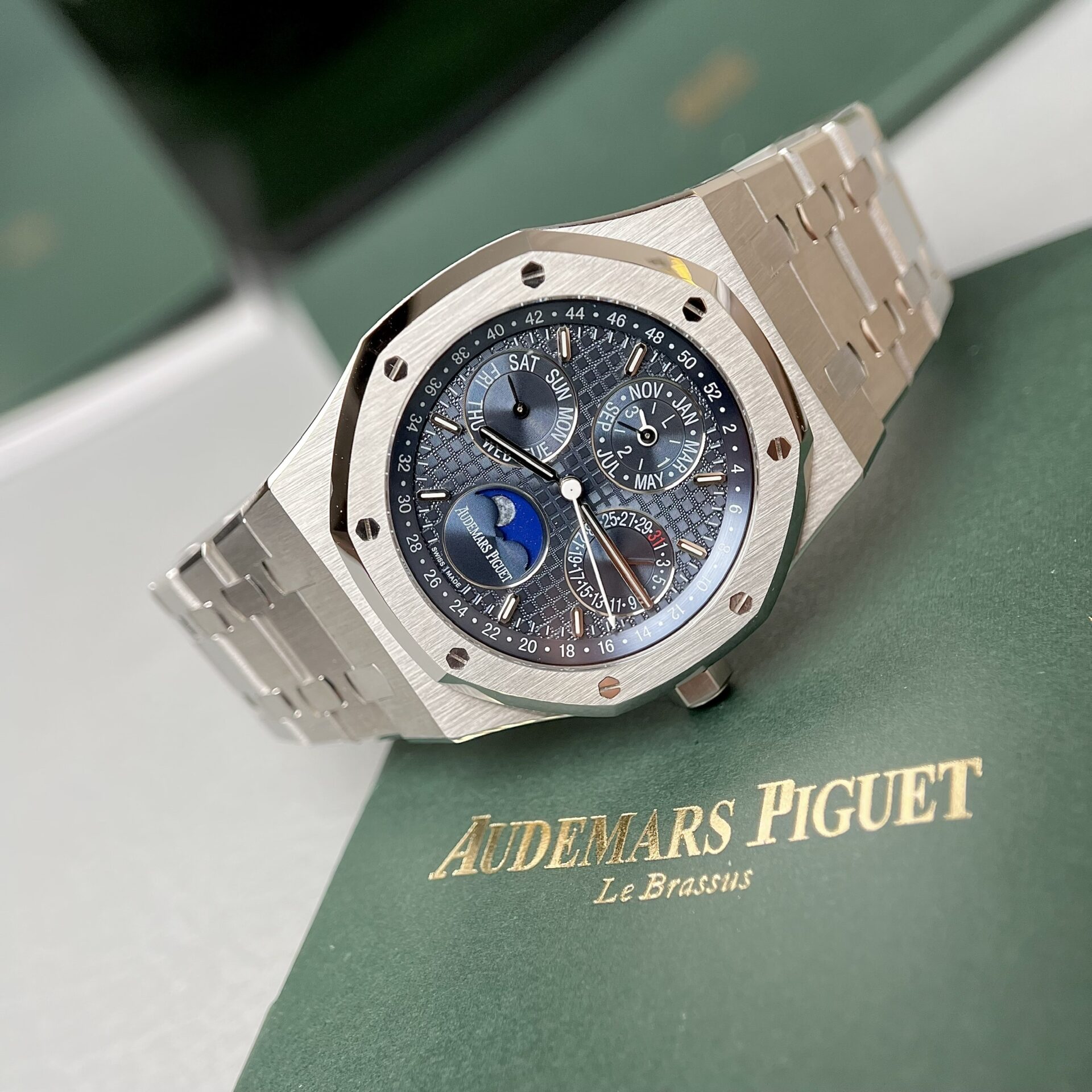 replica Audemars Piguet Best Replica Watch Royal Oak Custom Moissanite Diamonds 41mm WATCHES 4 
