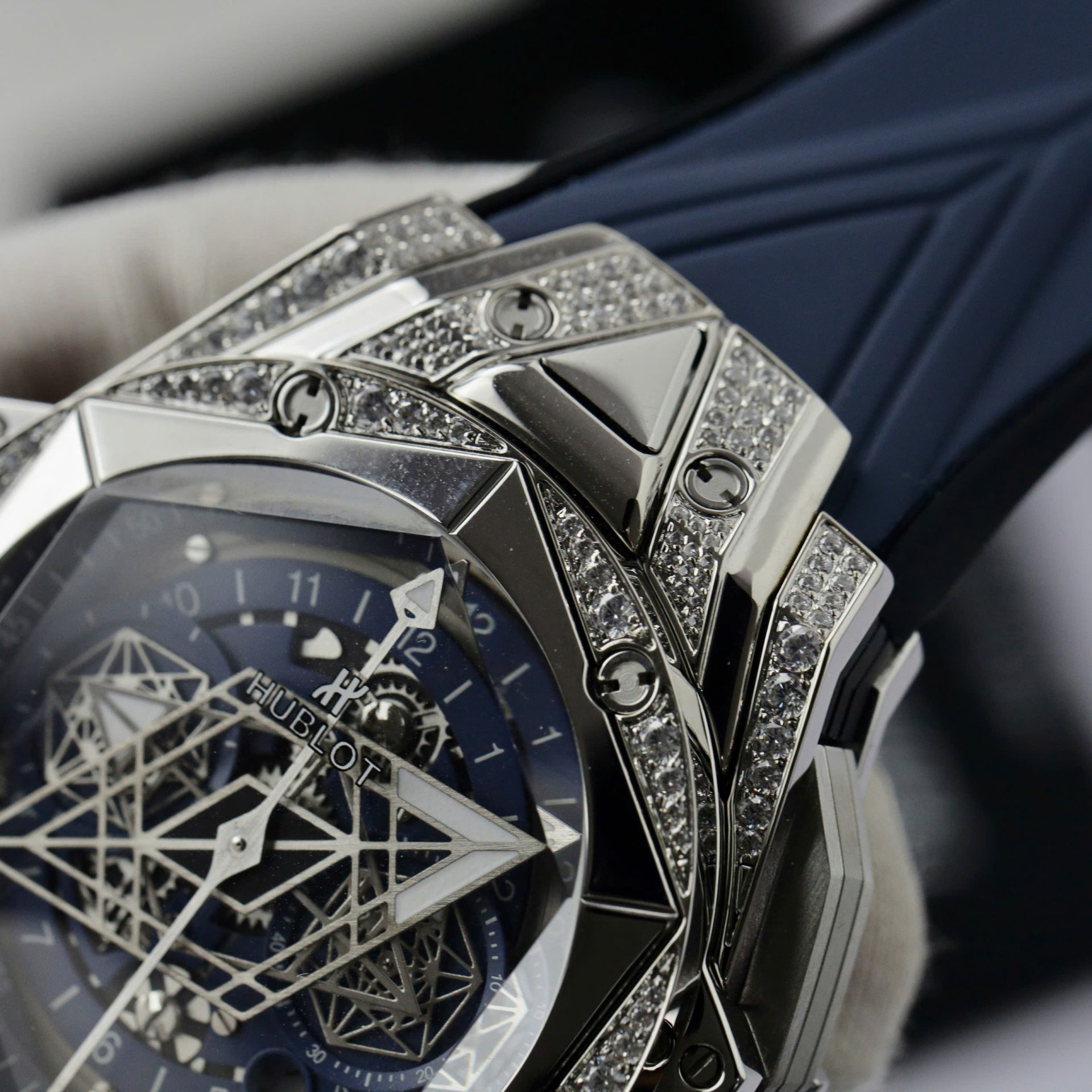replica Hublot Fake Watches Big Bang Chronograph King Gold Black Dial 44mm WATCHES 4 