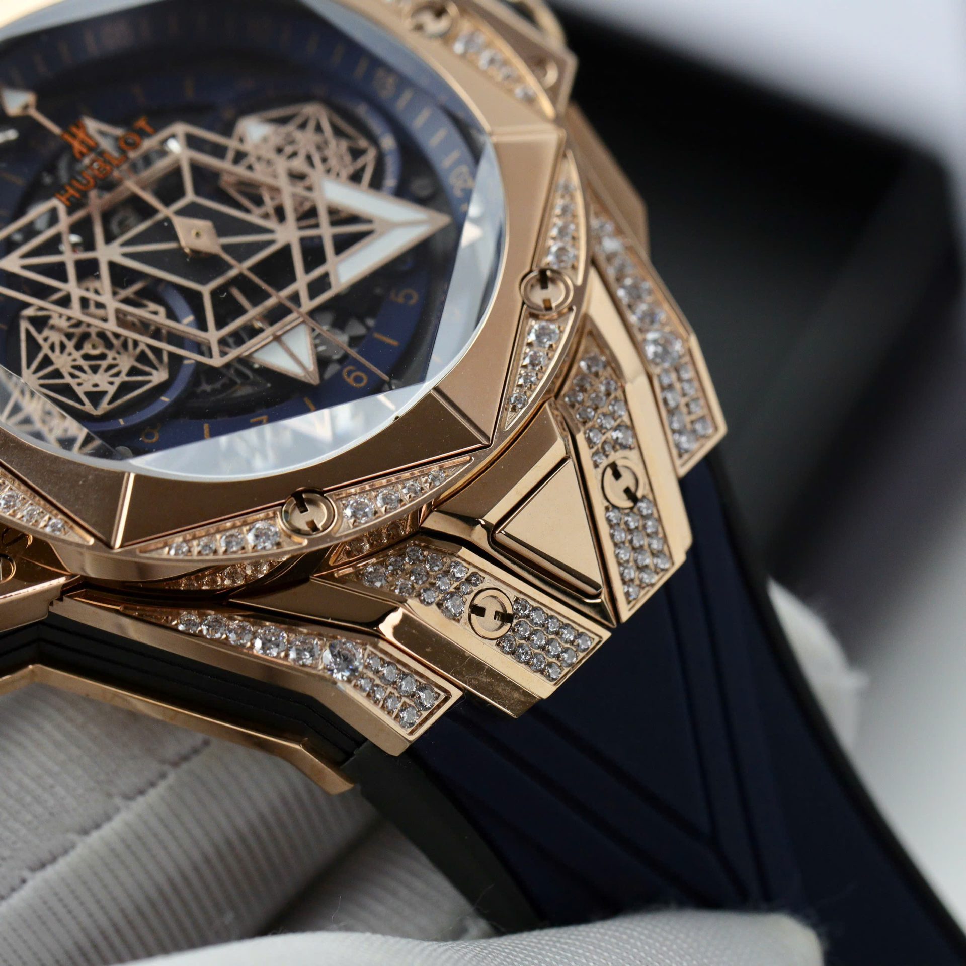 replica Hublot Best Replica Watch Big Bang Sang Bleu II King Gold White Dial BBF 45mm WATCHES 4 