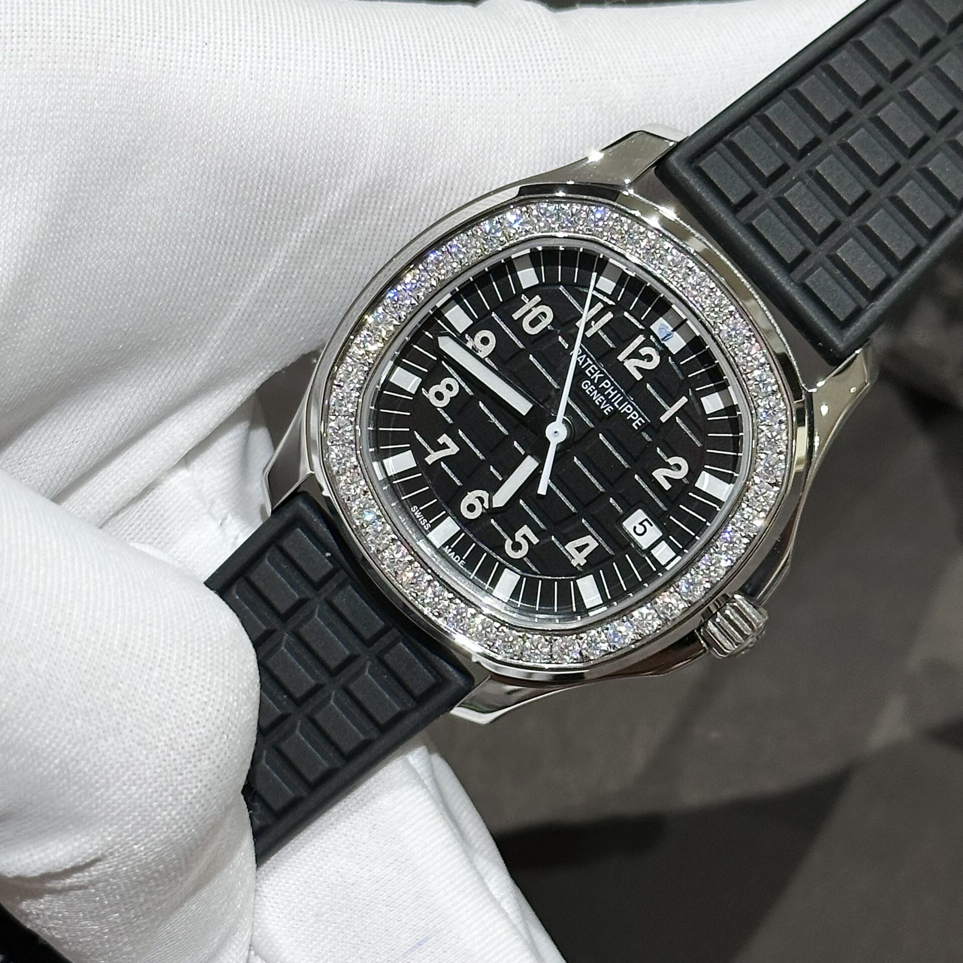 replica Patek Philippe Replica Watch Nautilus 5724R Gold Wrapped GR Factory 40mm WATCHES 4 