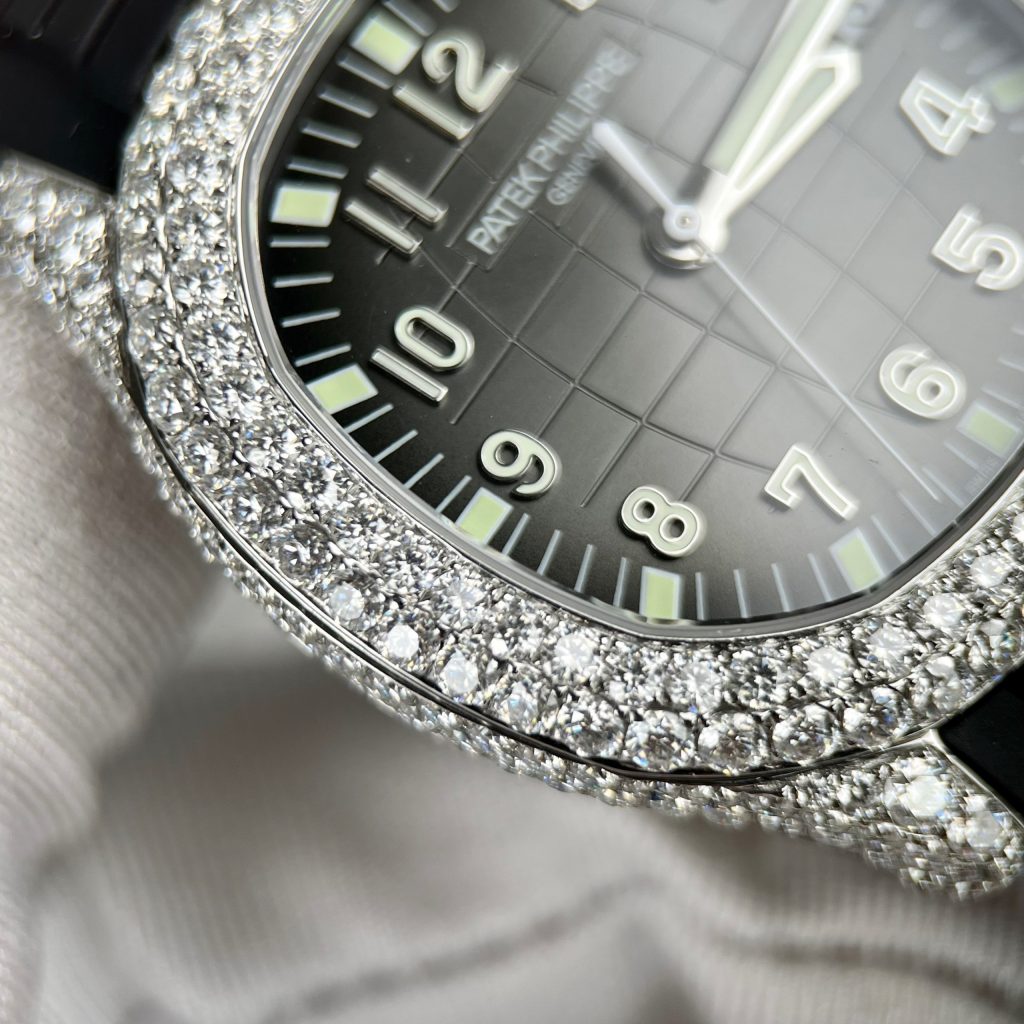 replica Patek Philippe Replica Watch Nautilus 5712 Demi Rose Gold GR Factory 40mm WATCHES 4 